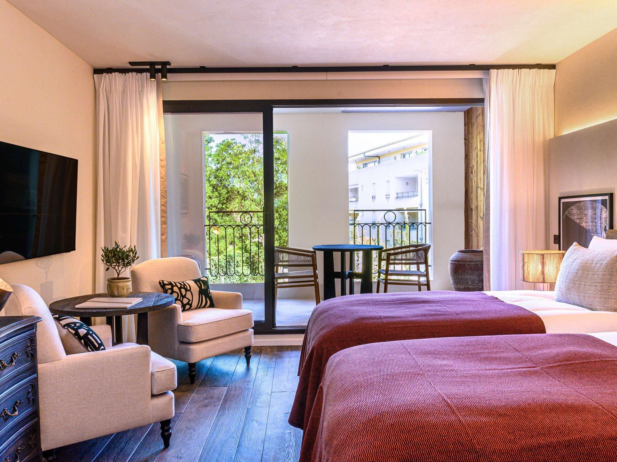 Deluxe room - 1 king size bed
