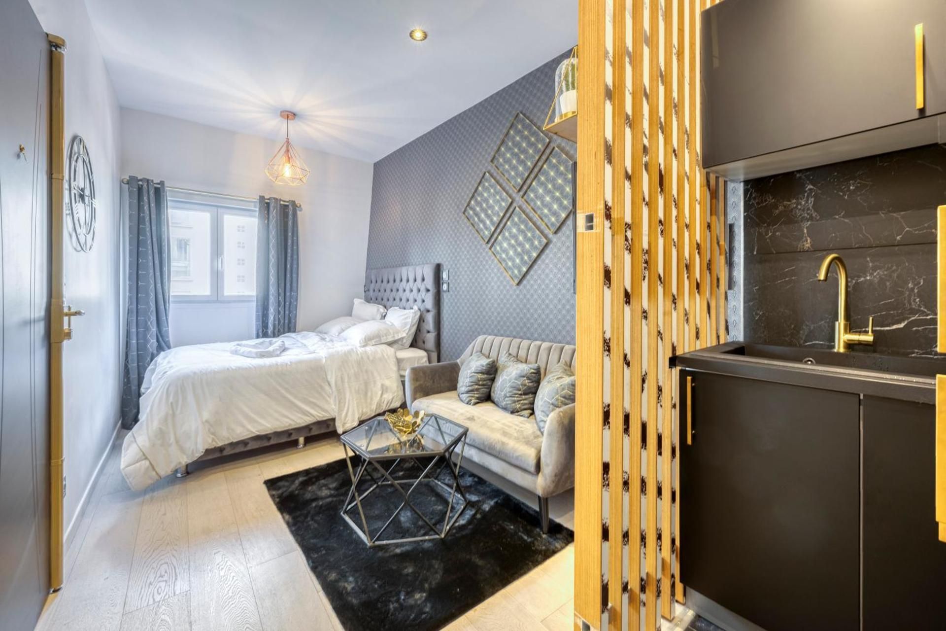 One-Bedroom Apartment