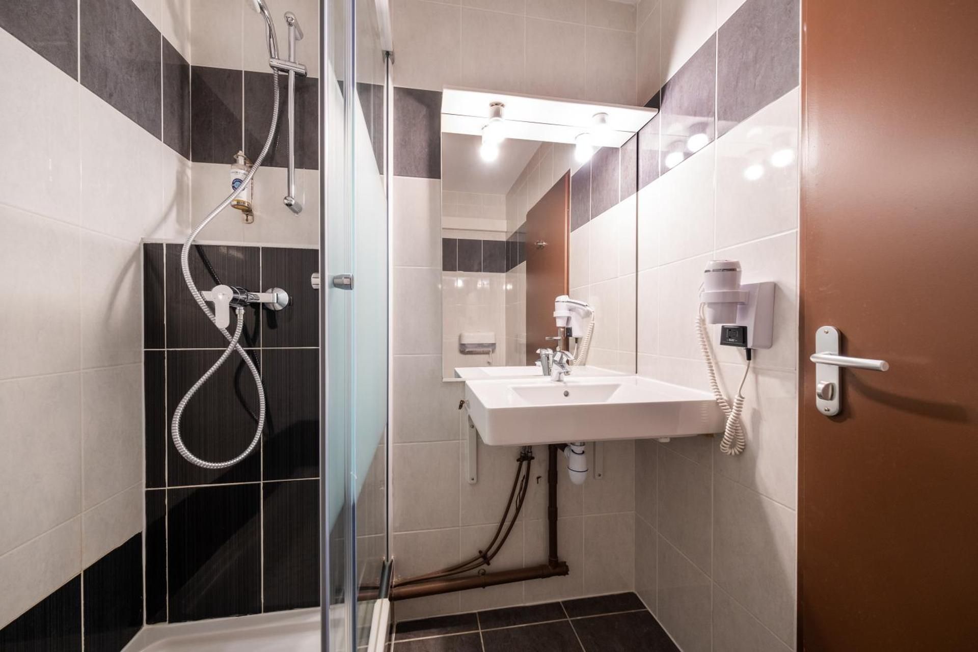 Standard - 1 Double Bed