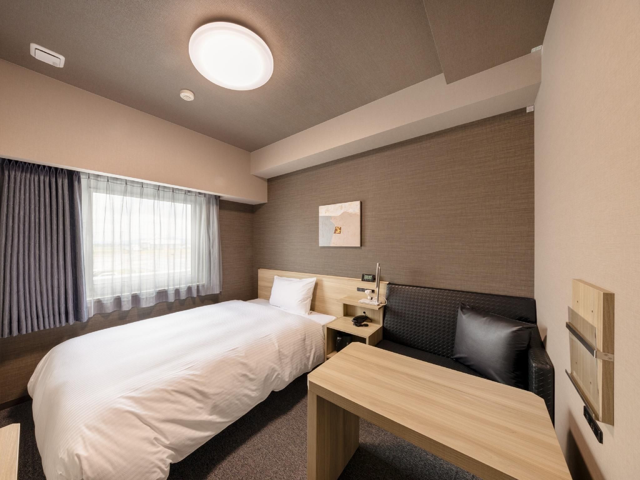 Single Room - Non-Smoking
