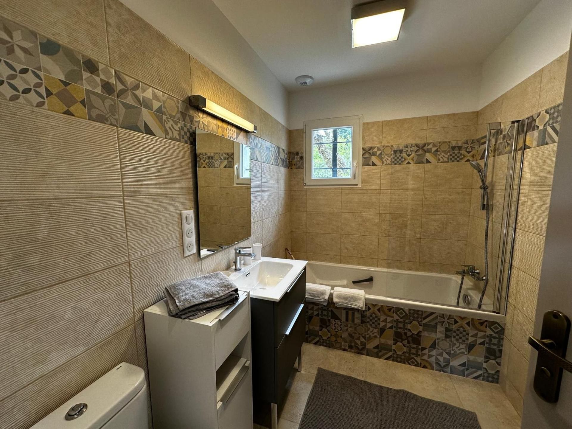 Deluxe Double Room with Shower