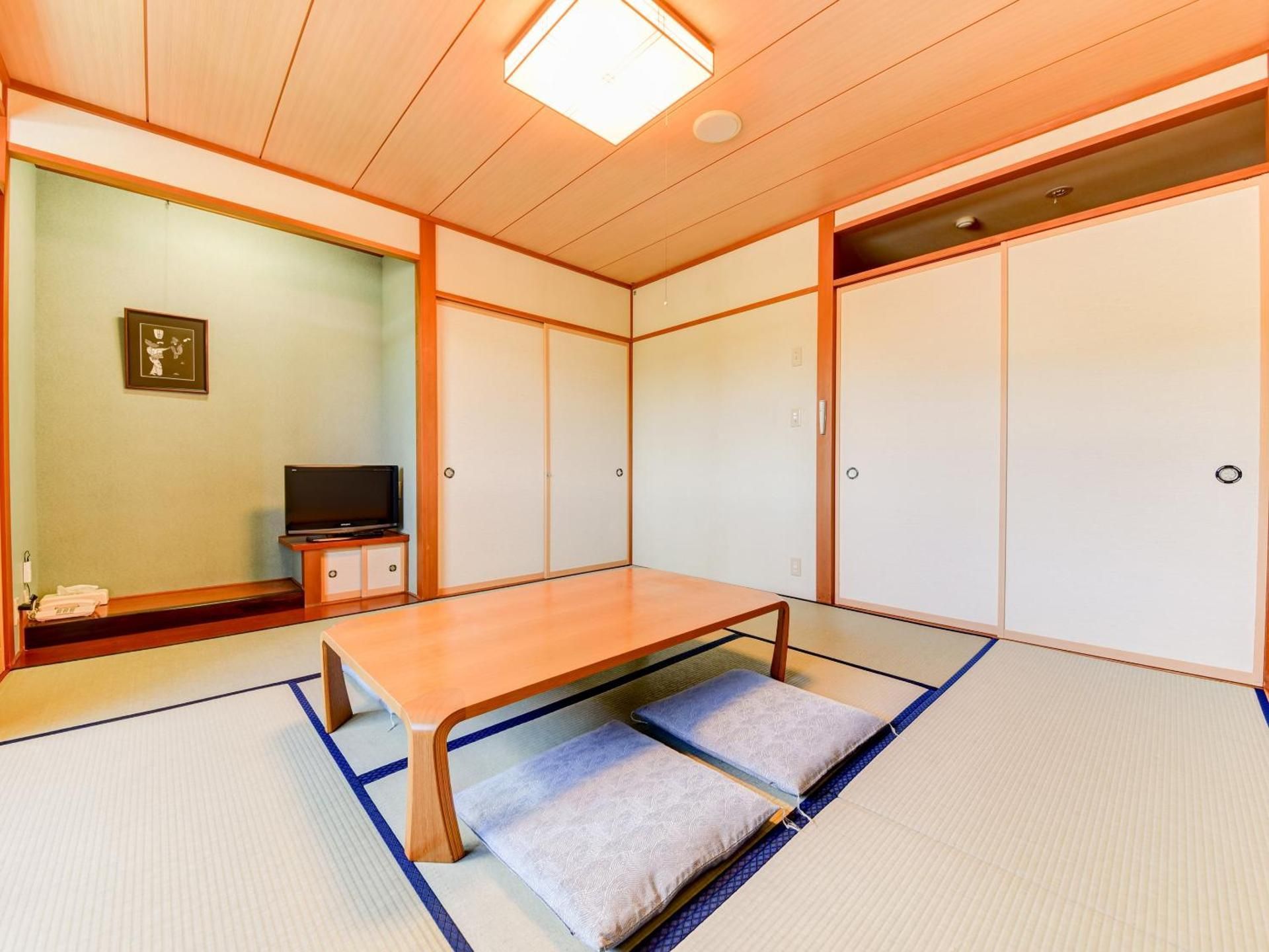 Japanese-Style Quadruple Room
