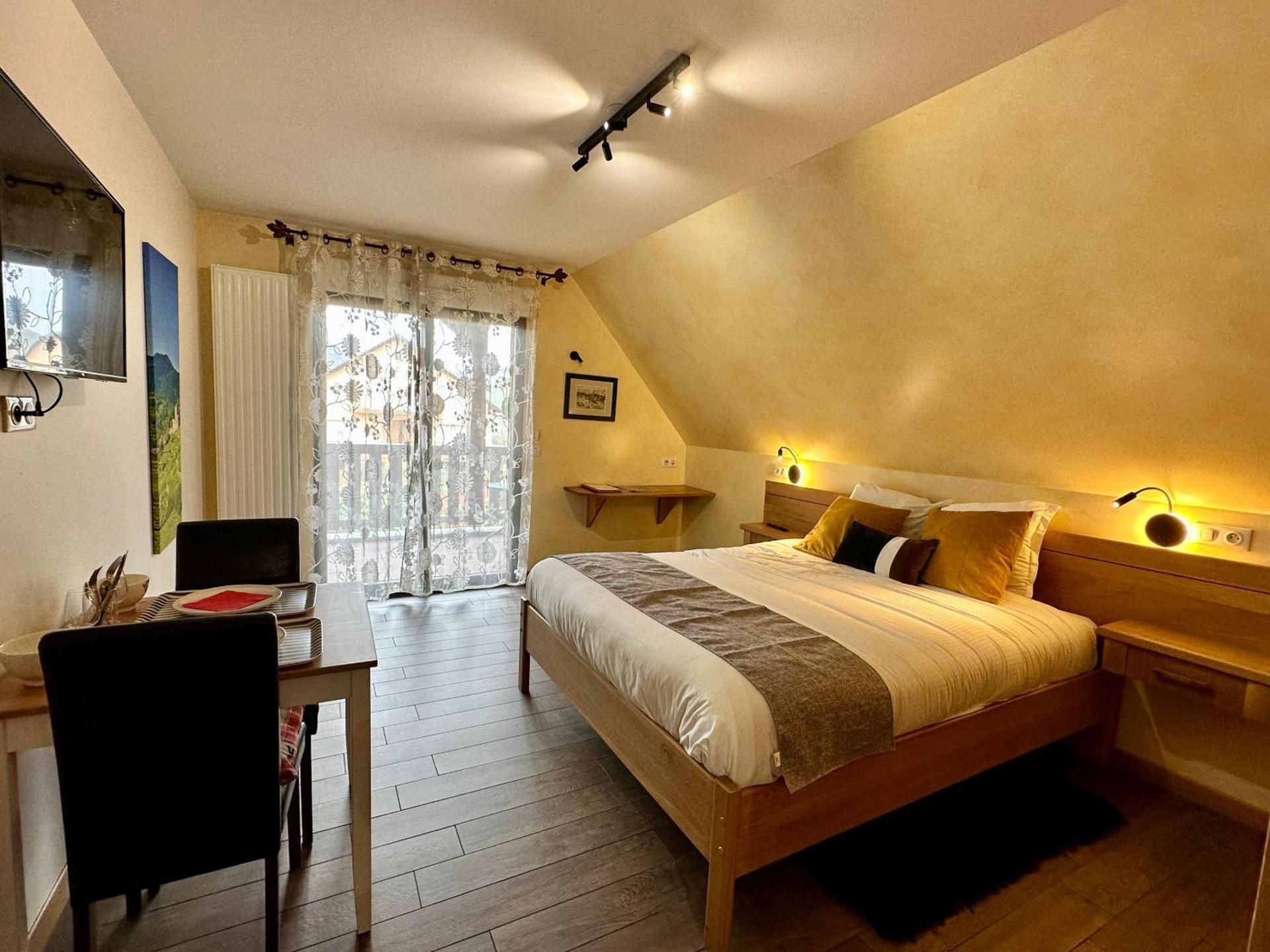 Queen Room with Balcony