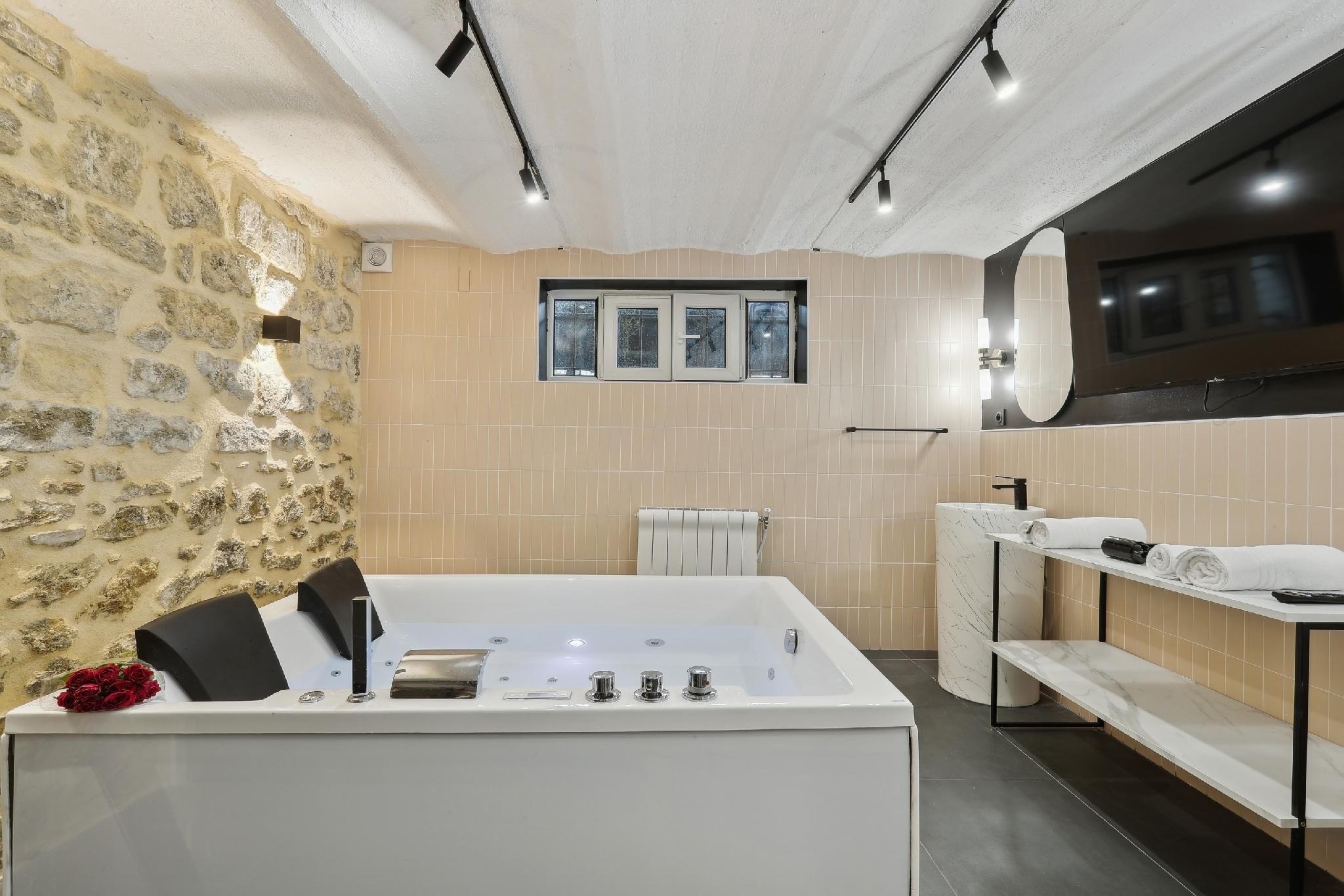 Apartment-Ensuite with Bath