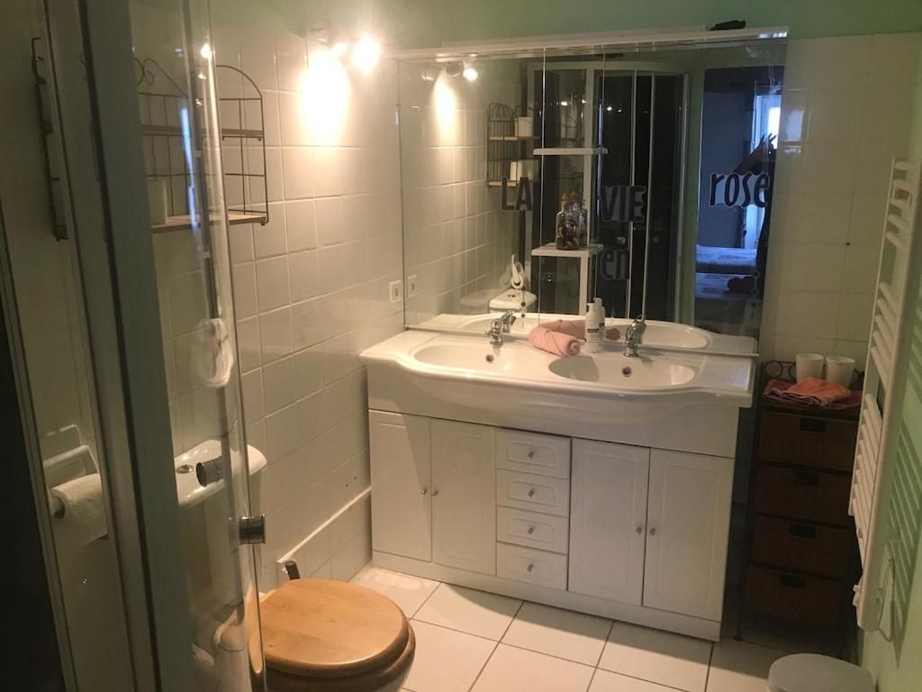 Quadruple Room with Private Bathroom
