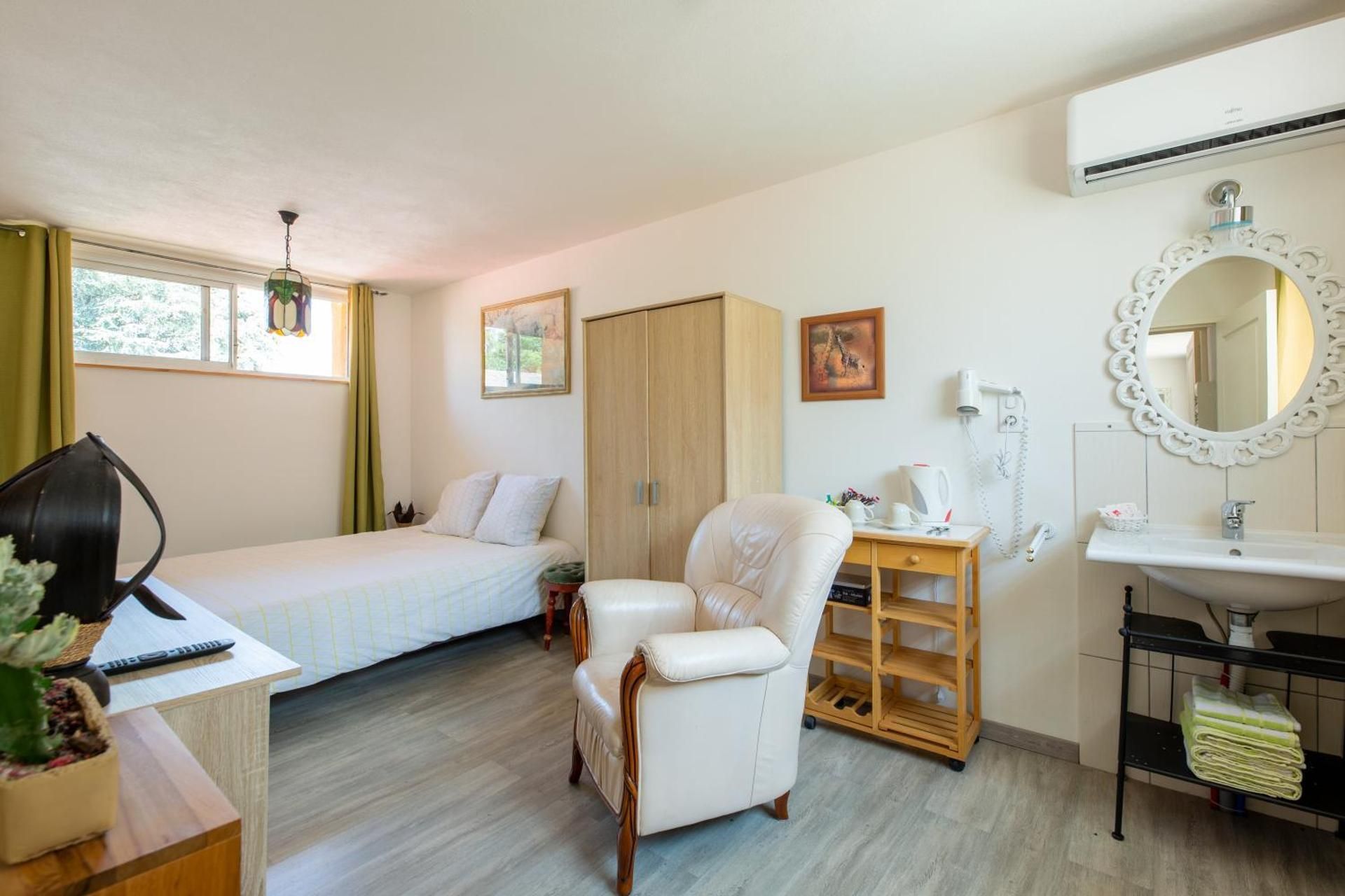 Double Room with Shared Toilet