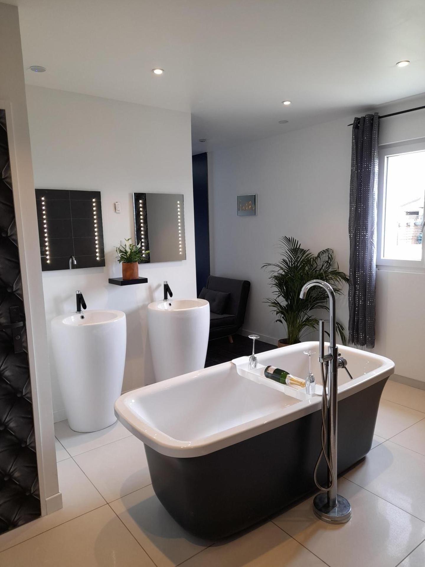 Twin Room with Bath