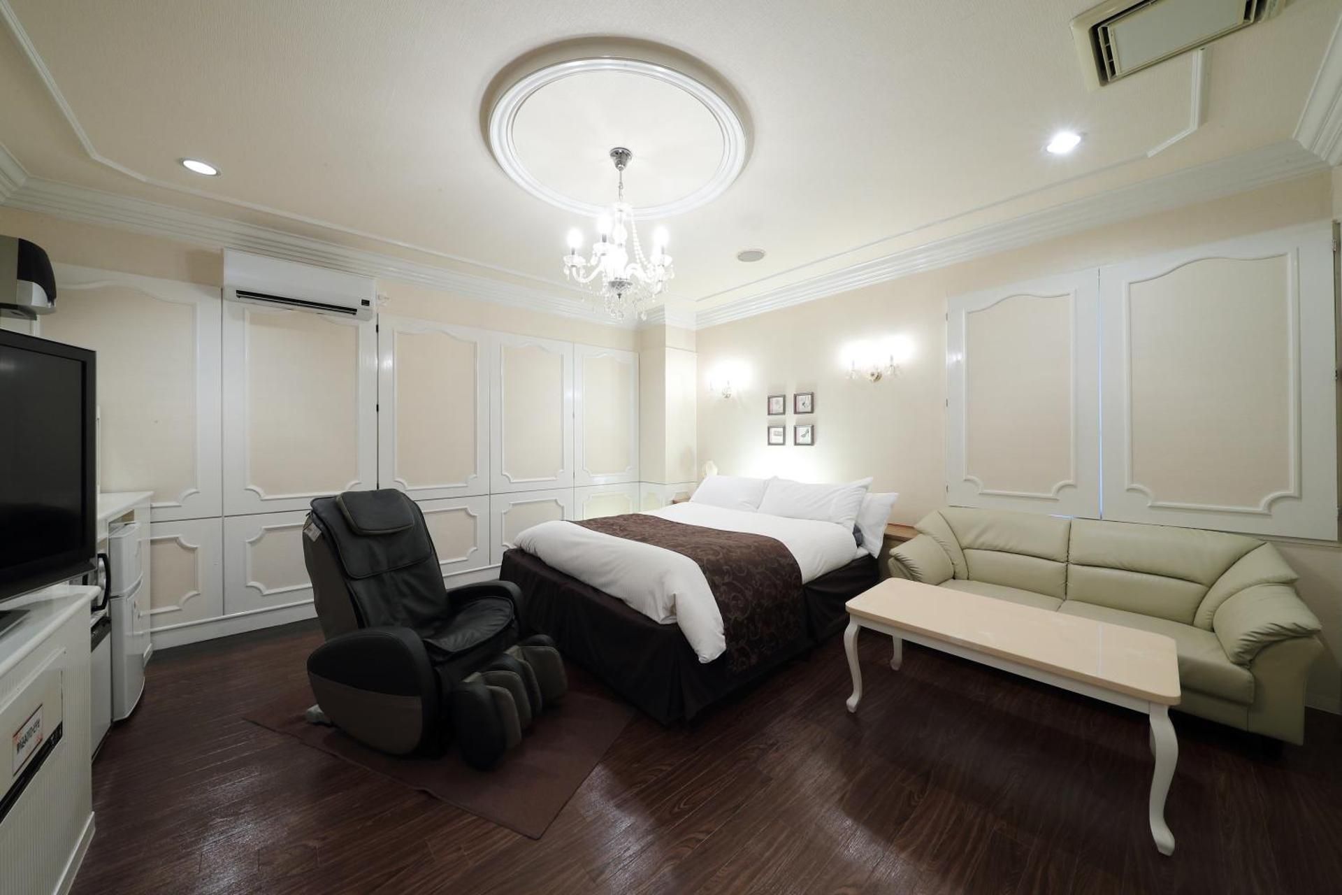 Standard King Room