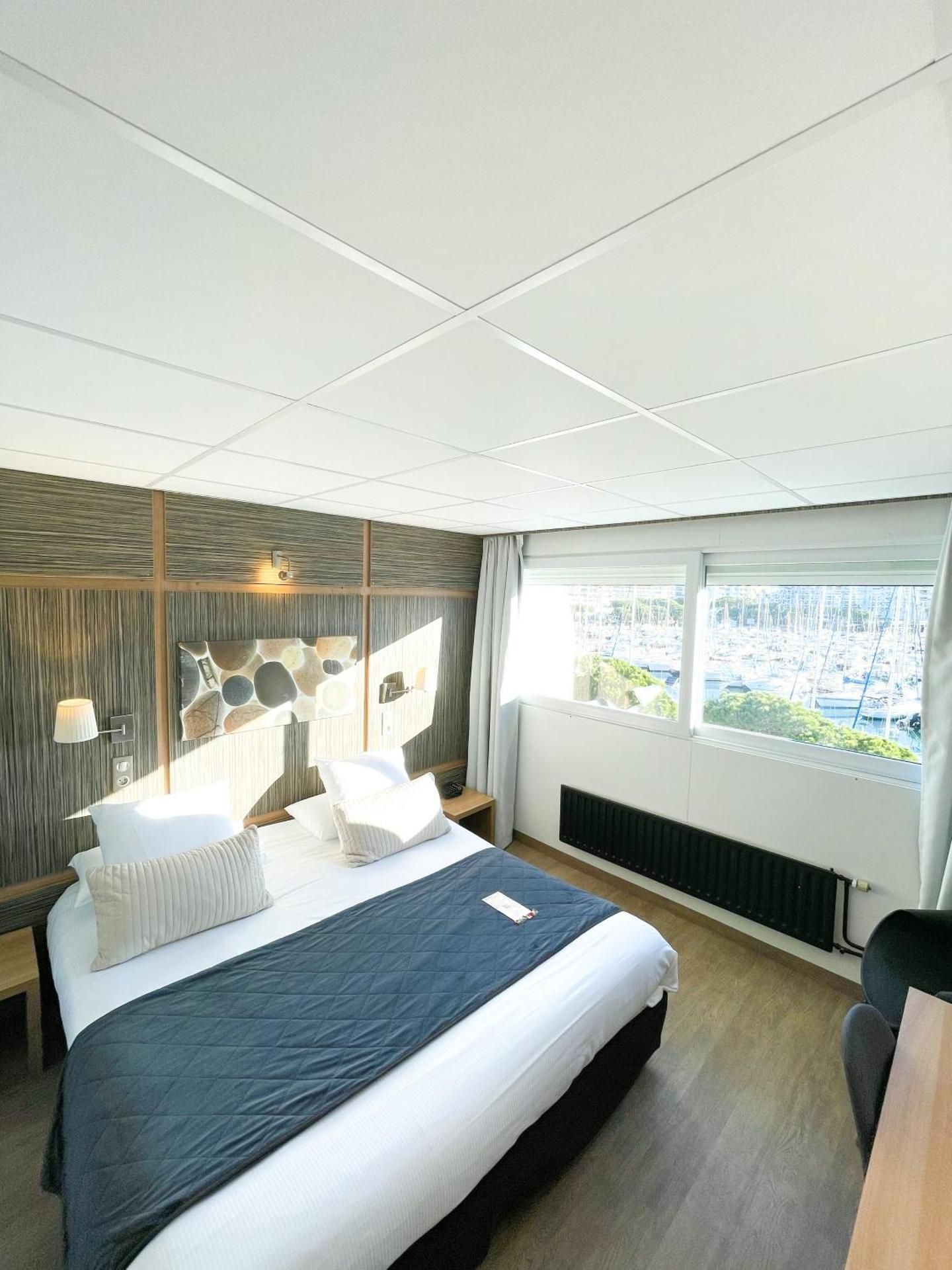 Premium Double Room view pool