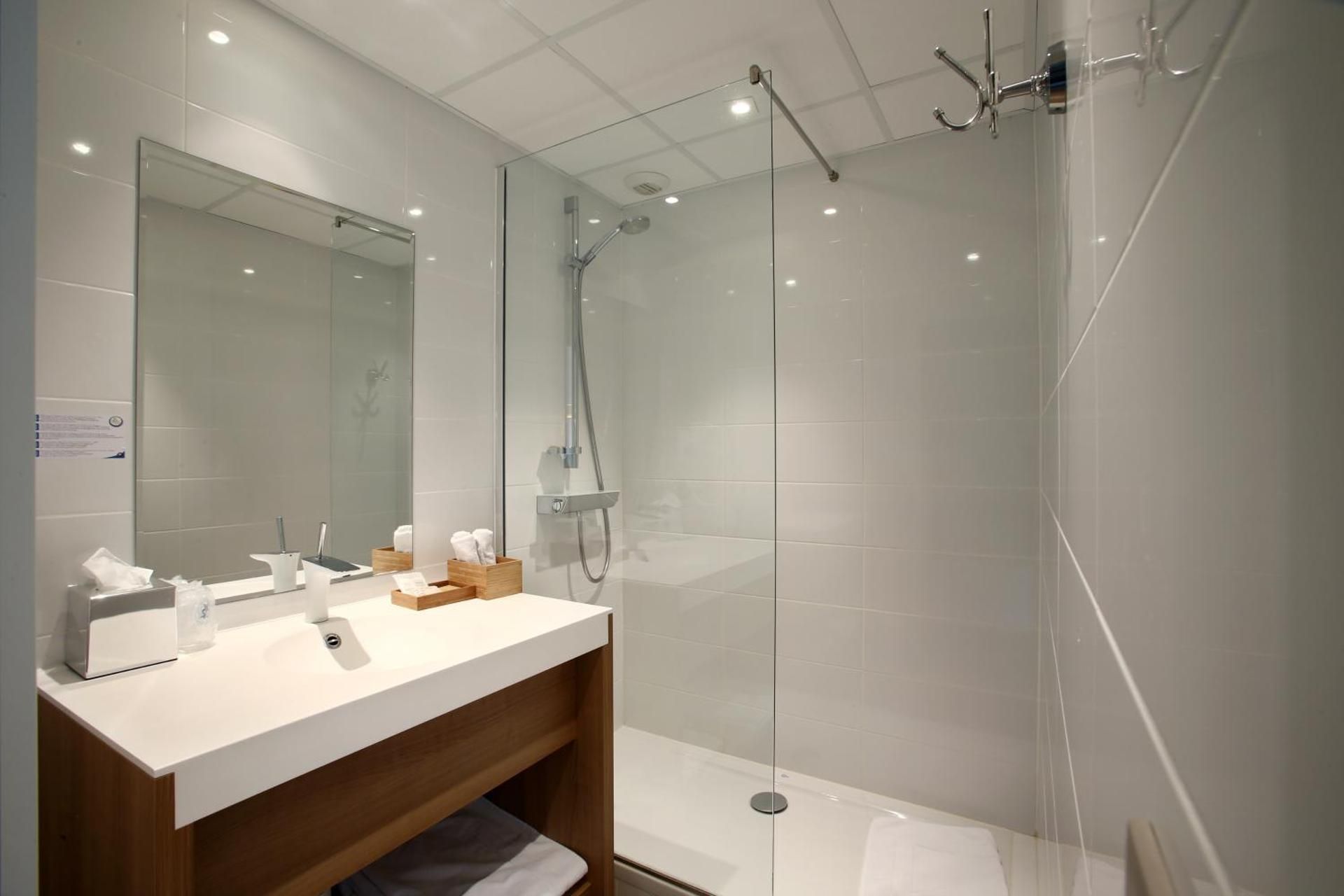 Premium Quadruple Room with pool view