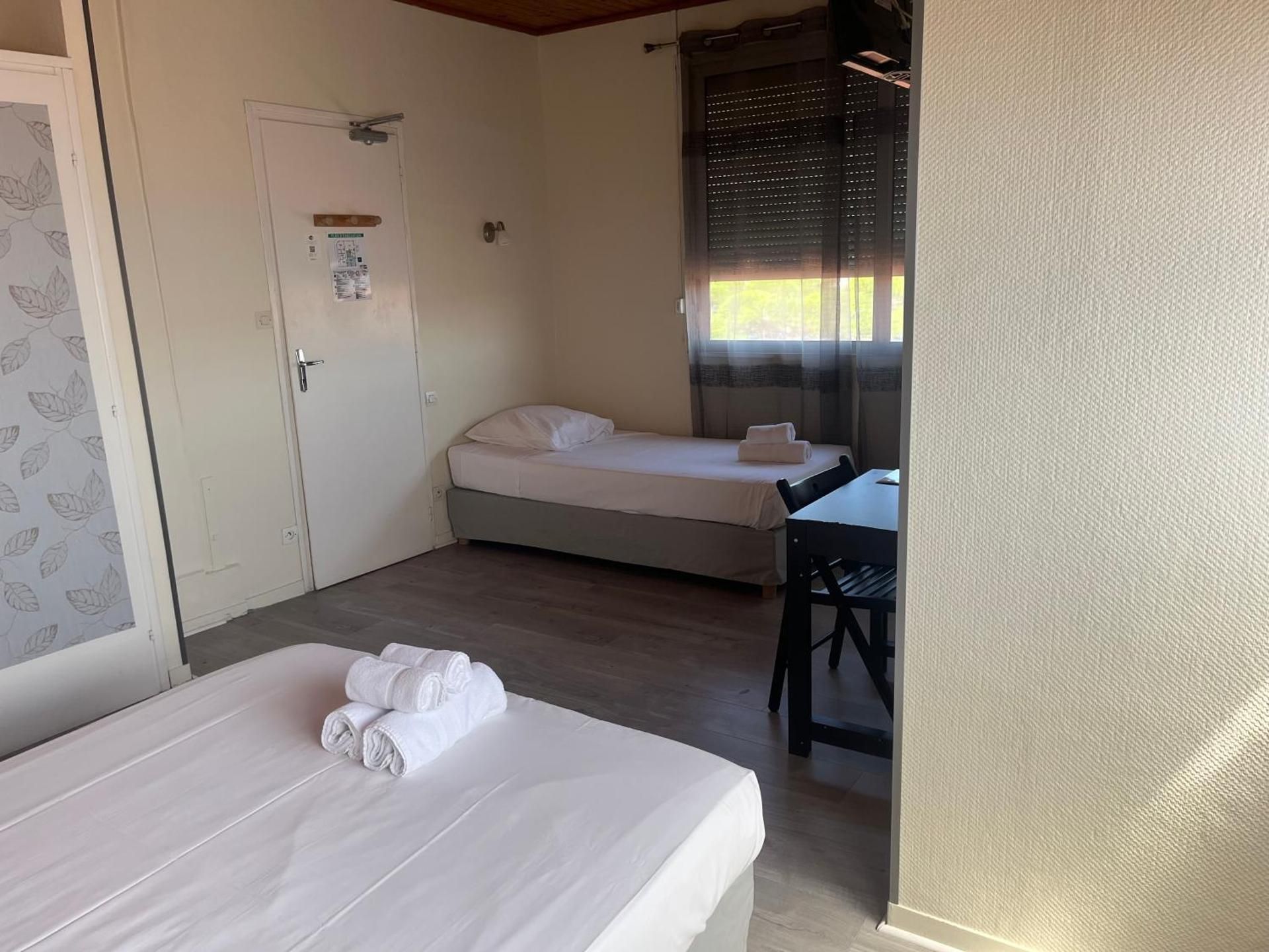 Economy Triple Room