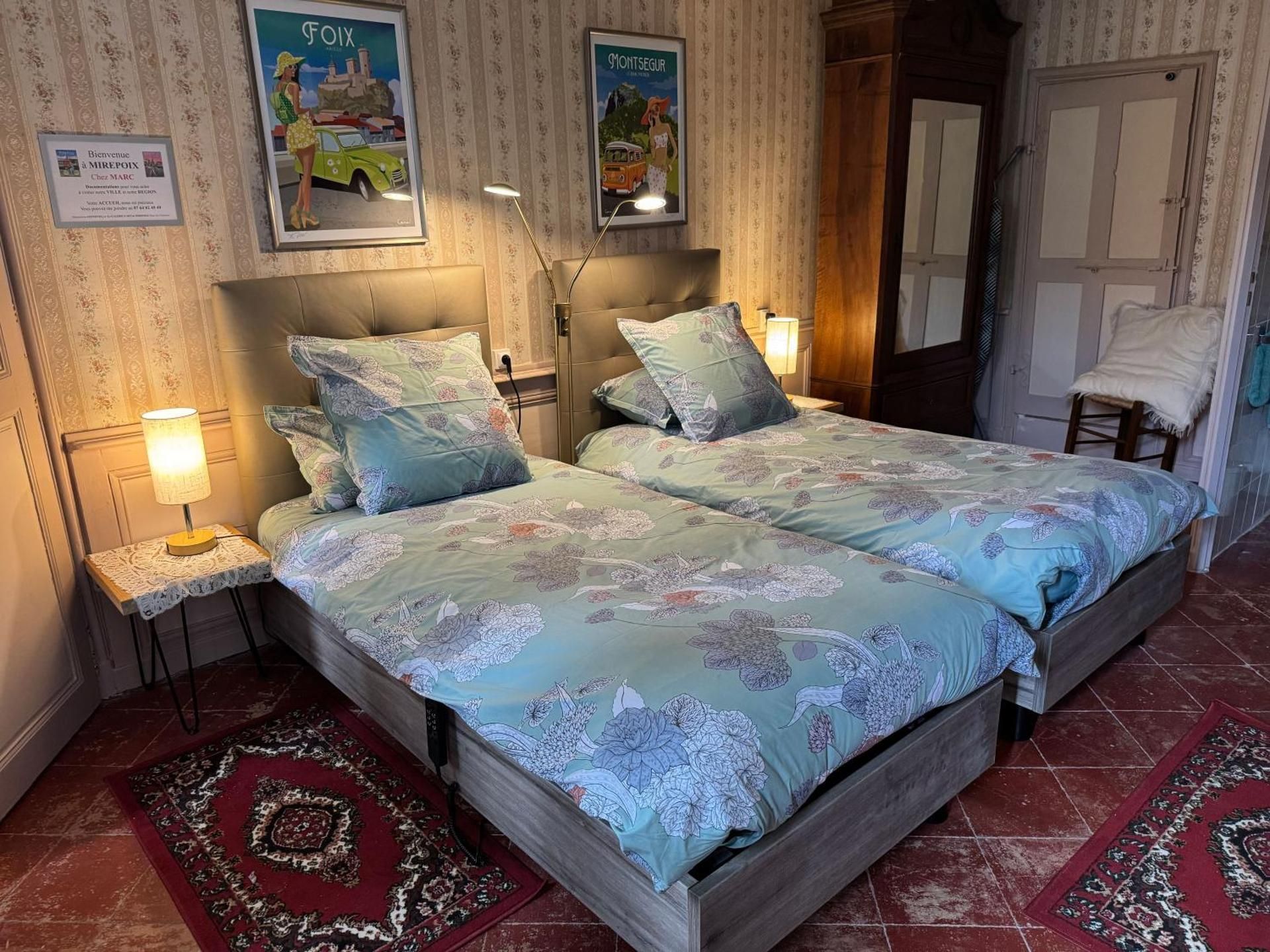 Twin Room with Private Bathroom