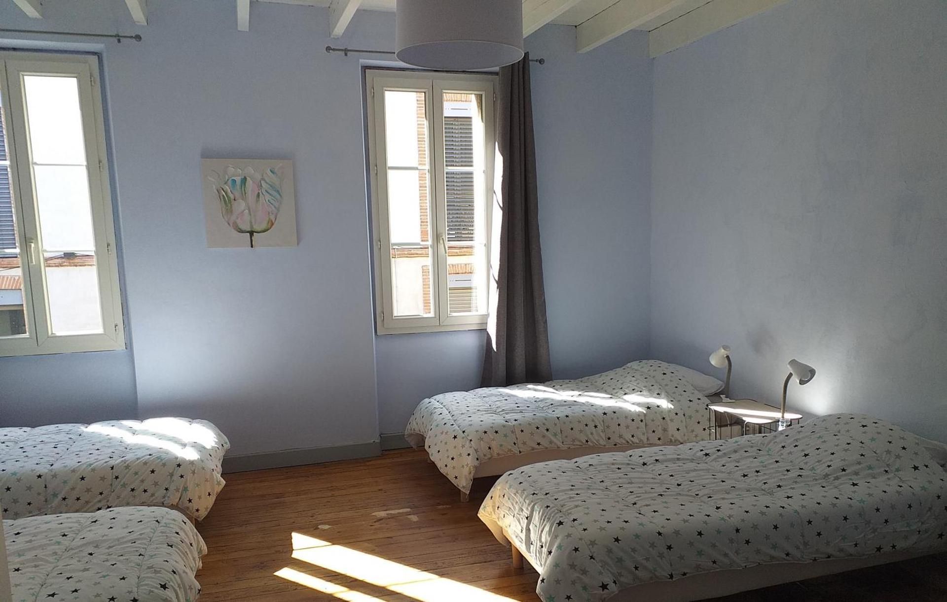 Single Bed in 6-Bed Dormitory Room