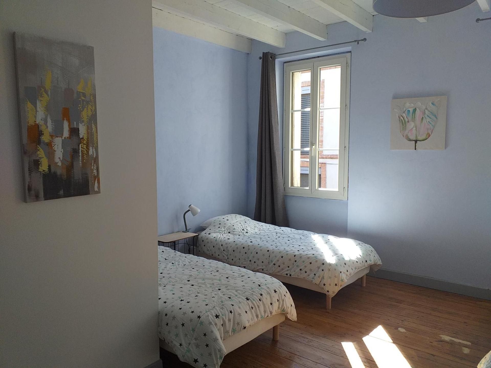 Single Bed in 6-Bed Dormitory Room