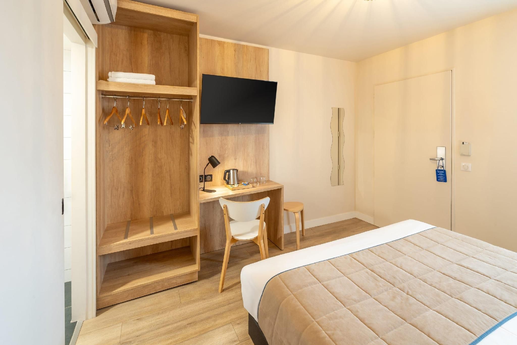 1 Double Bed 1 Bunk Bed, Non-Smoking, Family Room, Ground Floor, Garden View, Courtesy Tray