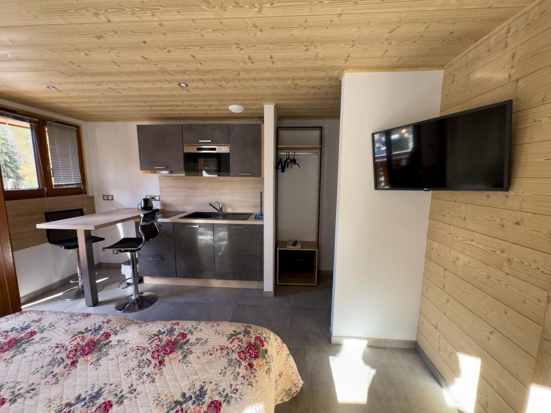 Studio - Annex