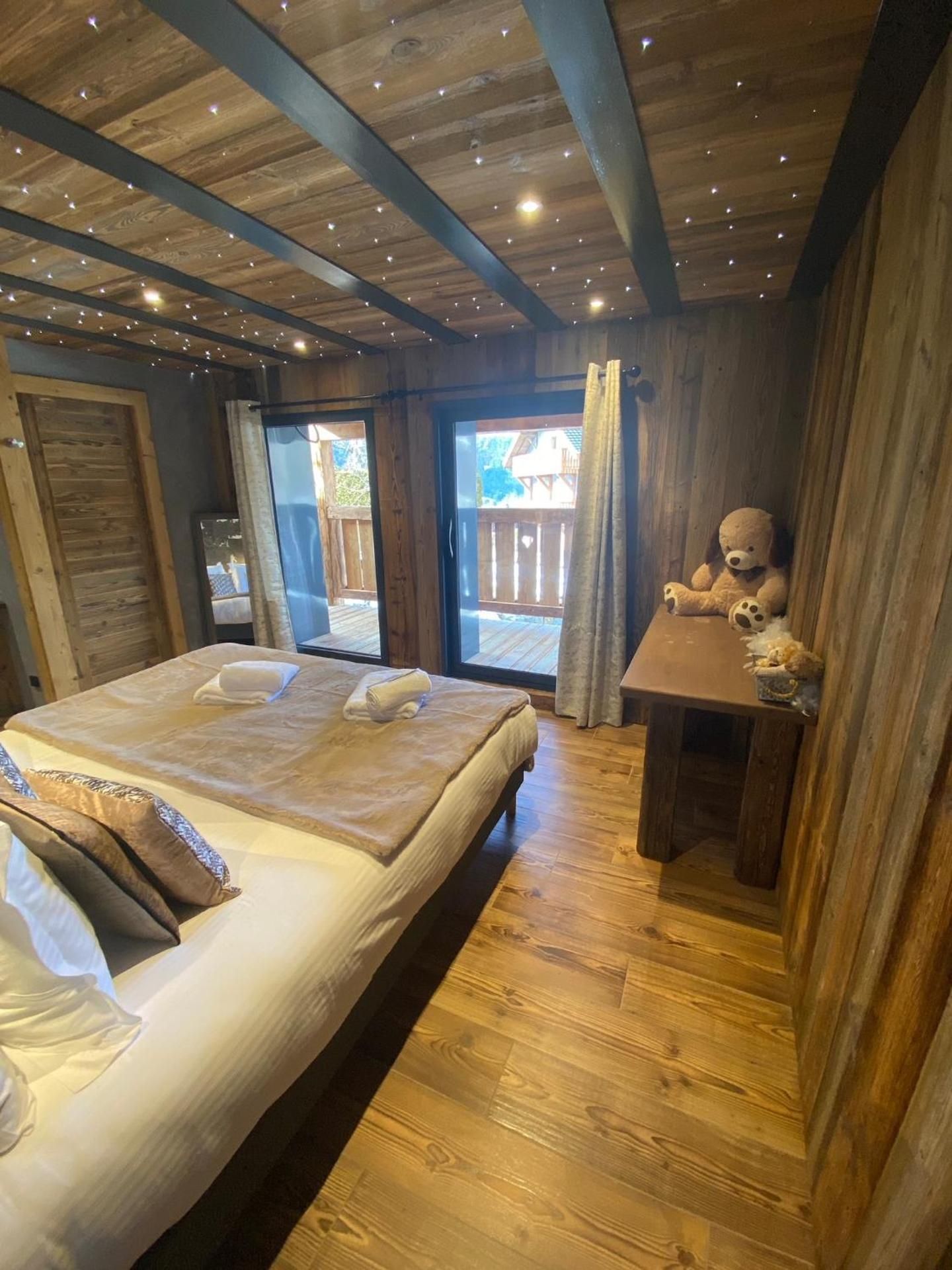 Deluxe Double Room with Shower
