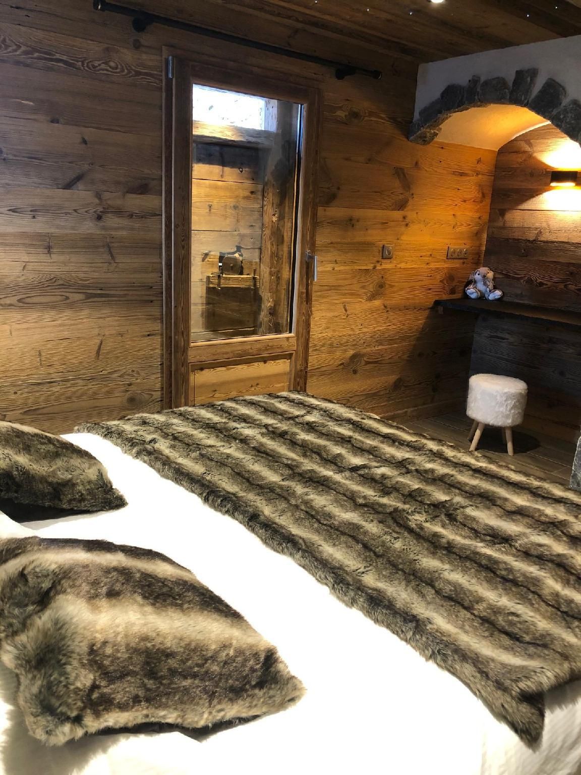 Chalet-Exclusive-Private Bathroom-Mountain View