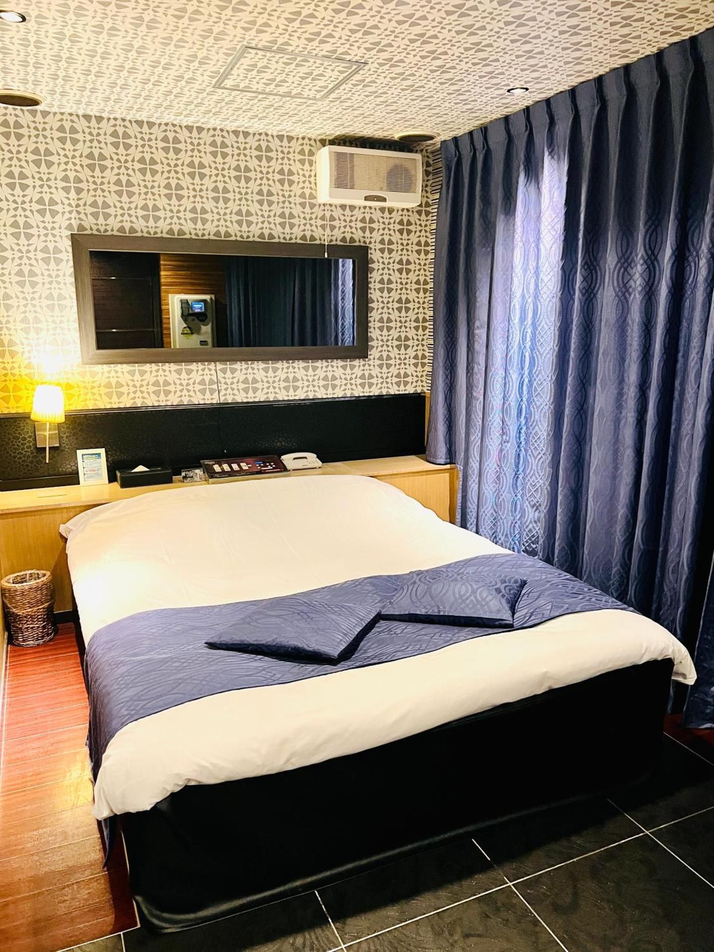 Queen Room with Spa Bath
