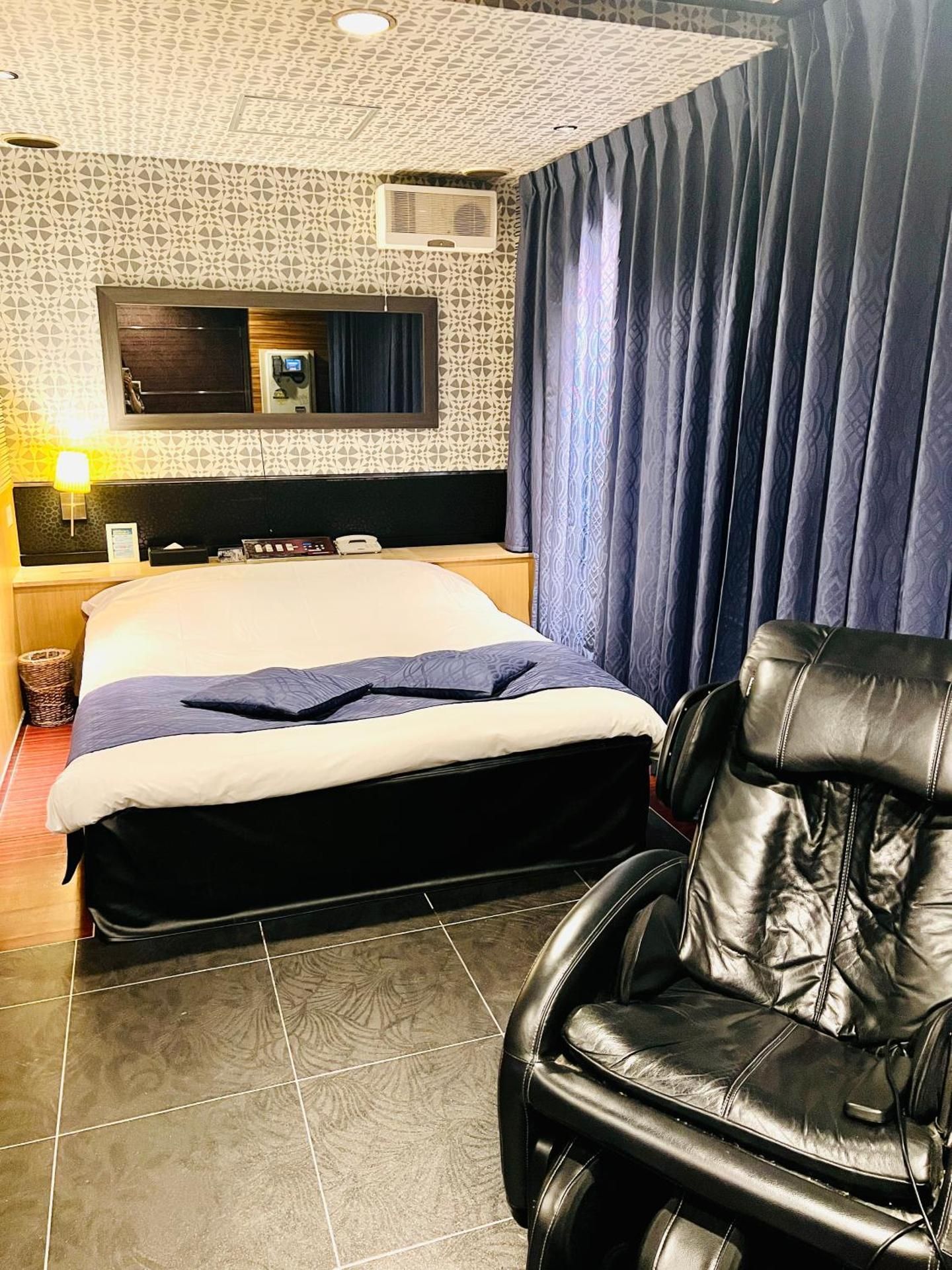 Queen Room with Spa Bath
