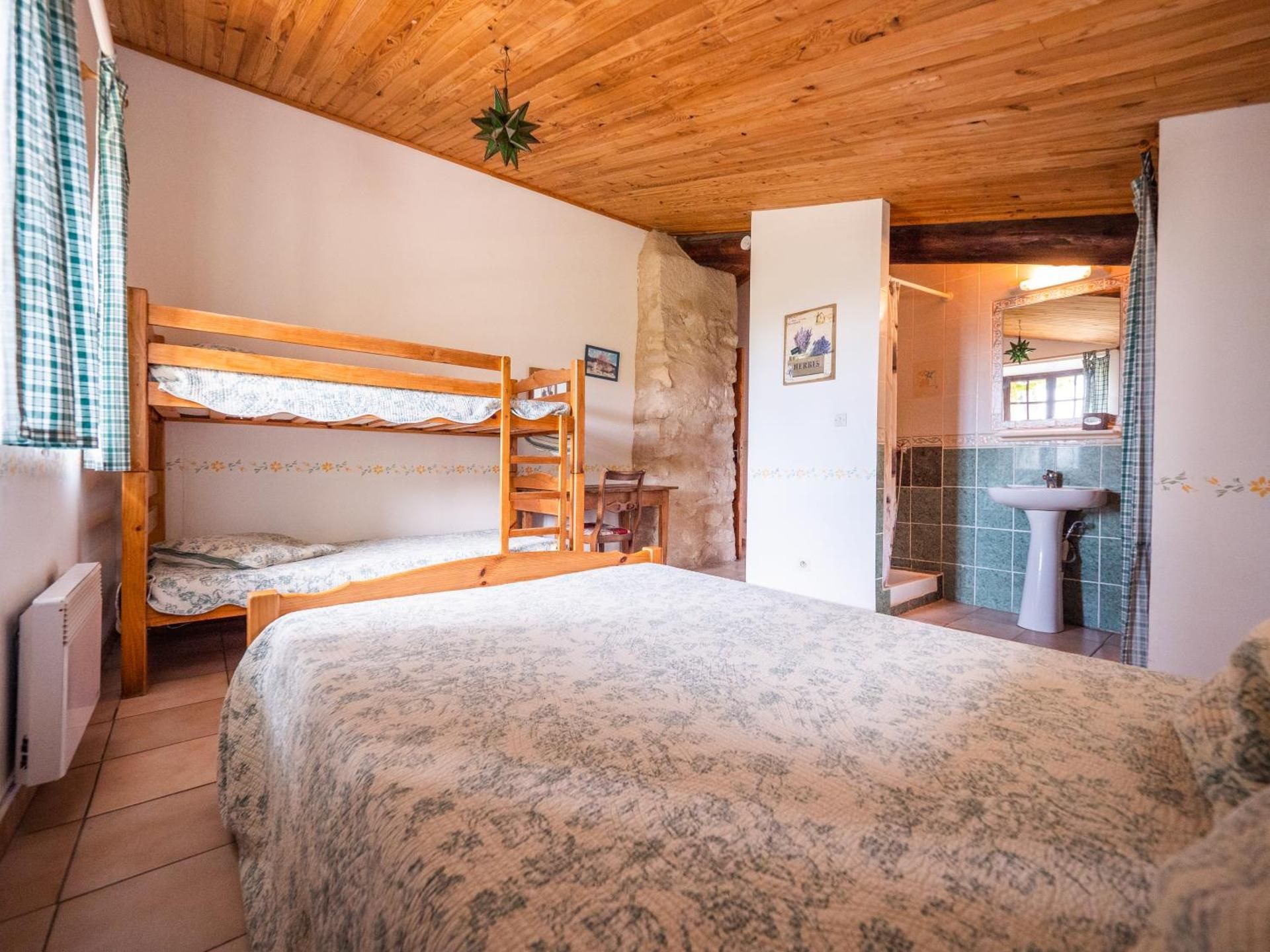 Quadruple Room with Shared Bathroom