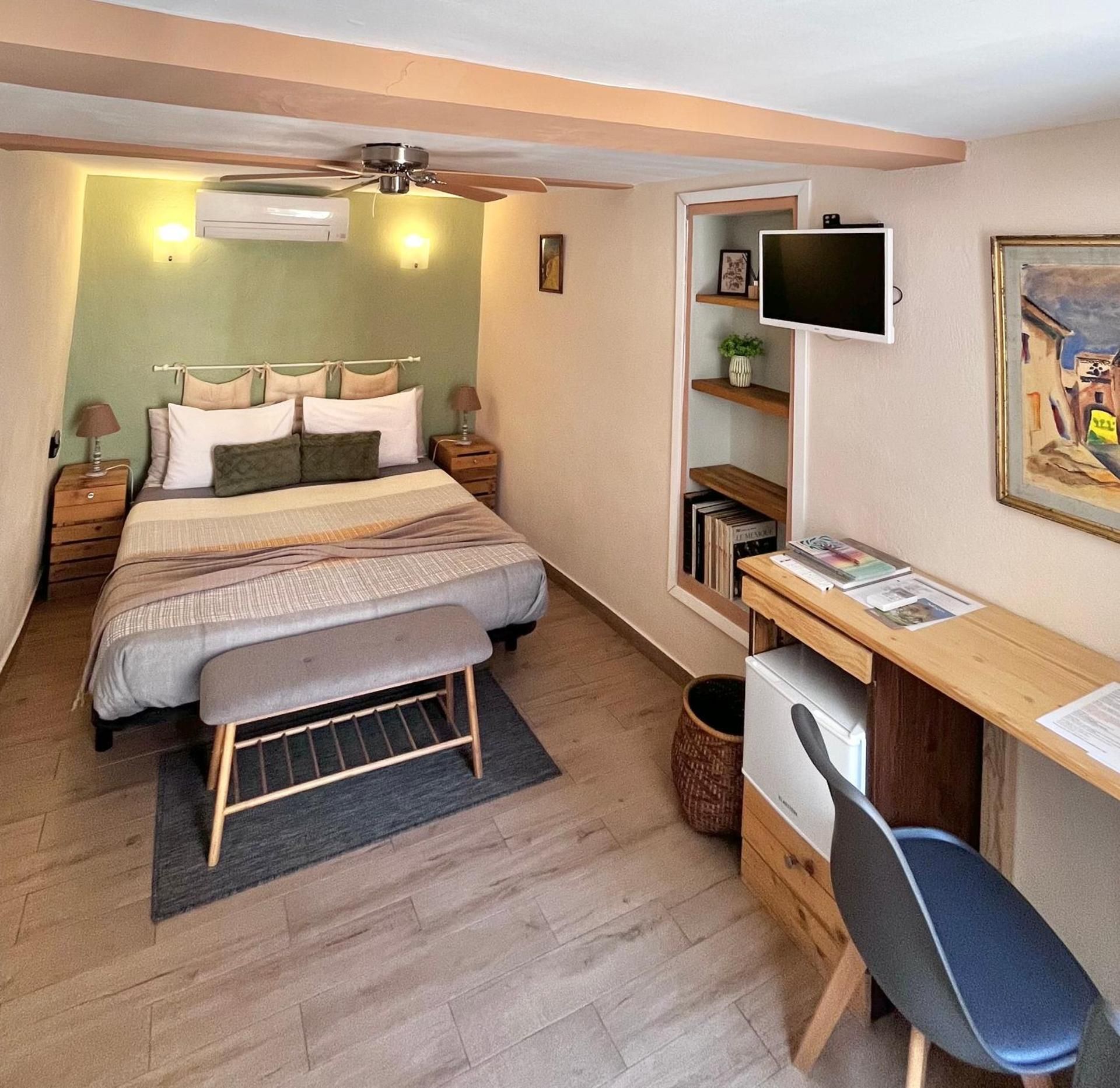 Double Room with Private Bathroom