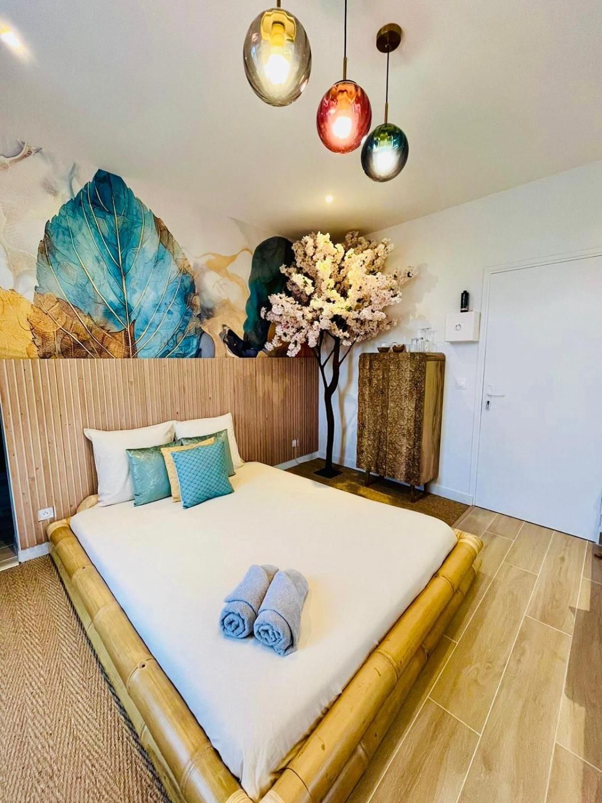 Deluxe Suite with Spa Bath