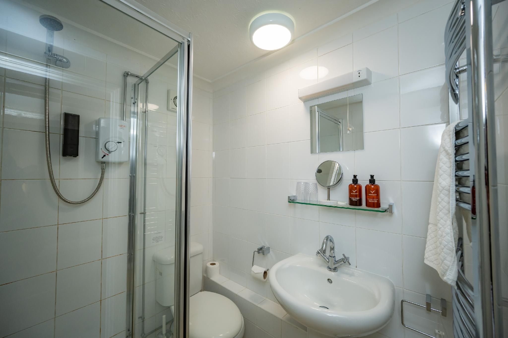 The Bramley House Hotel Double room-Large-Ensuite with Shower 3