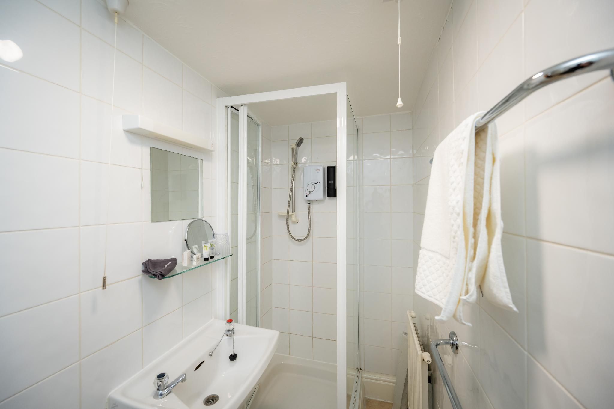 The Bramley House Hotel Single room-Standard-Ensuite with Shower 2