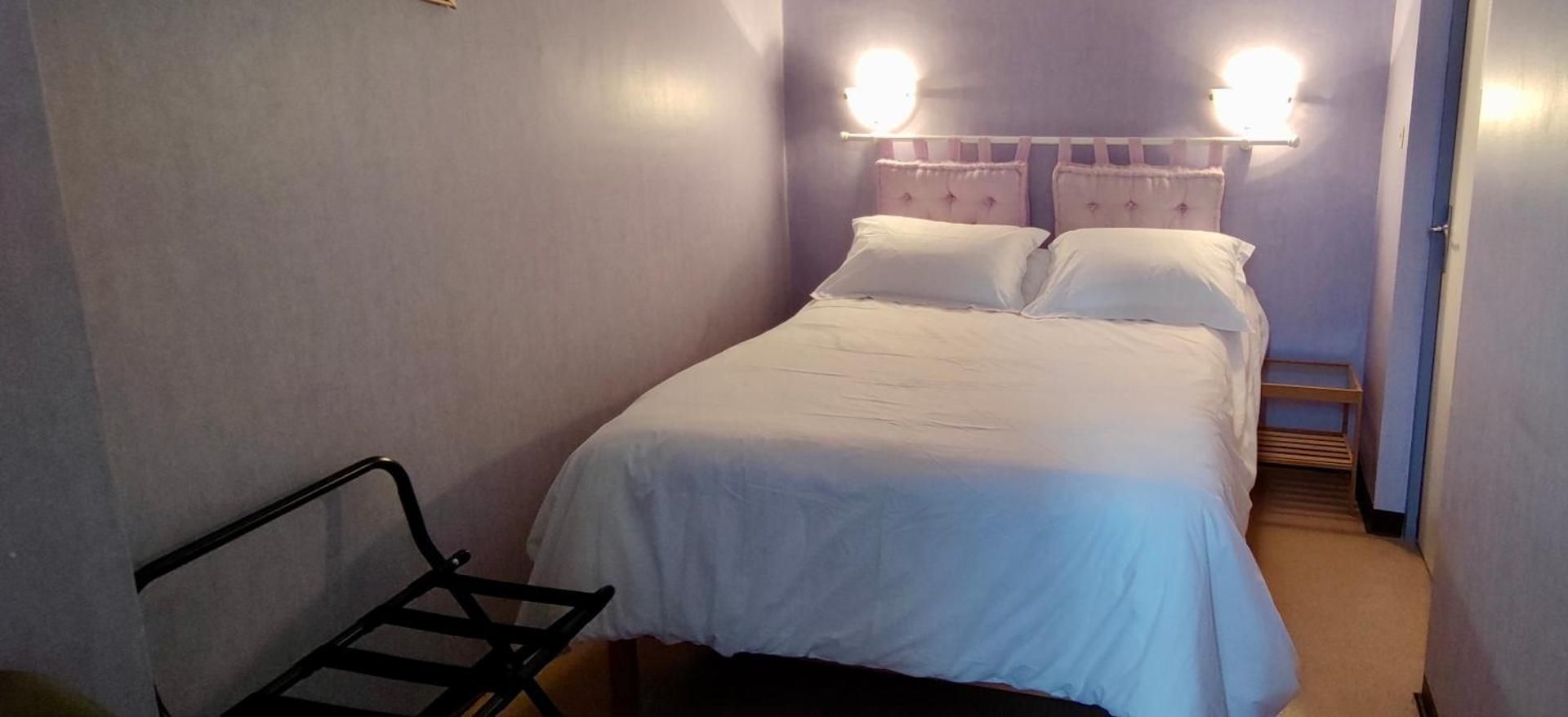 Standard Single Room with Shared Bathroom