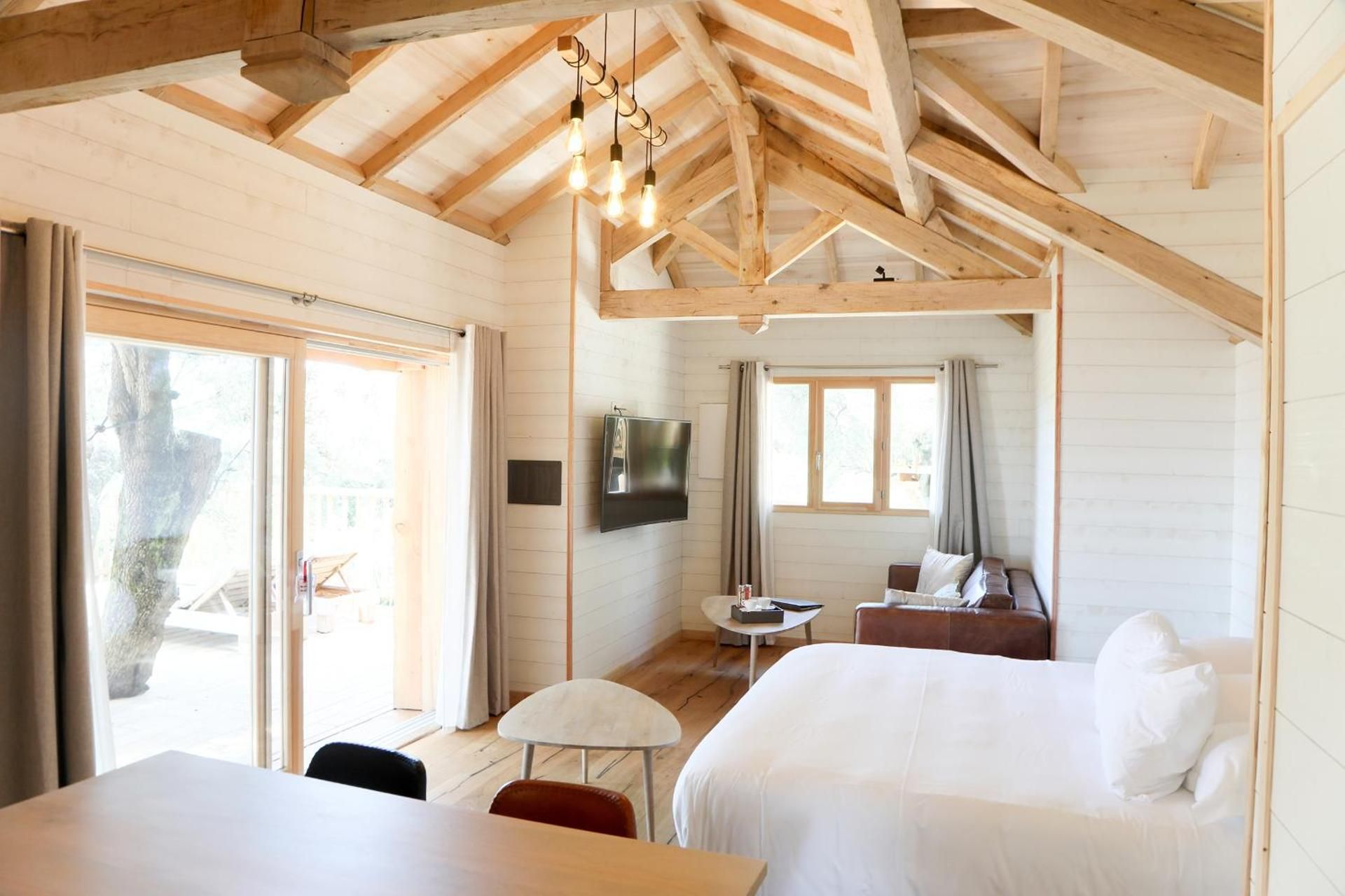 Cabane dans les Arbres avec Jacuzzi