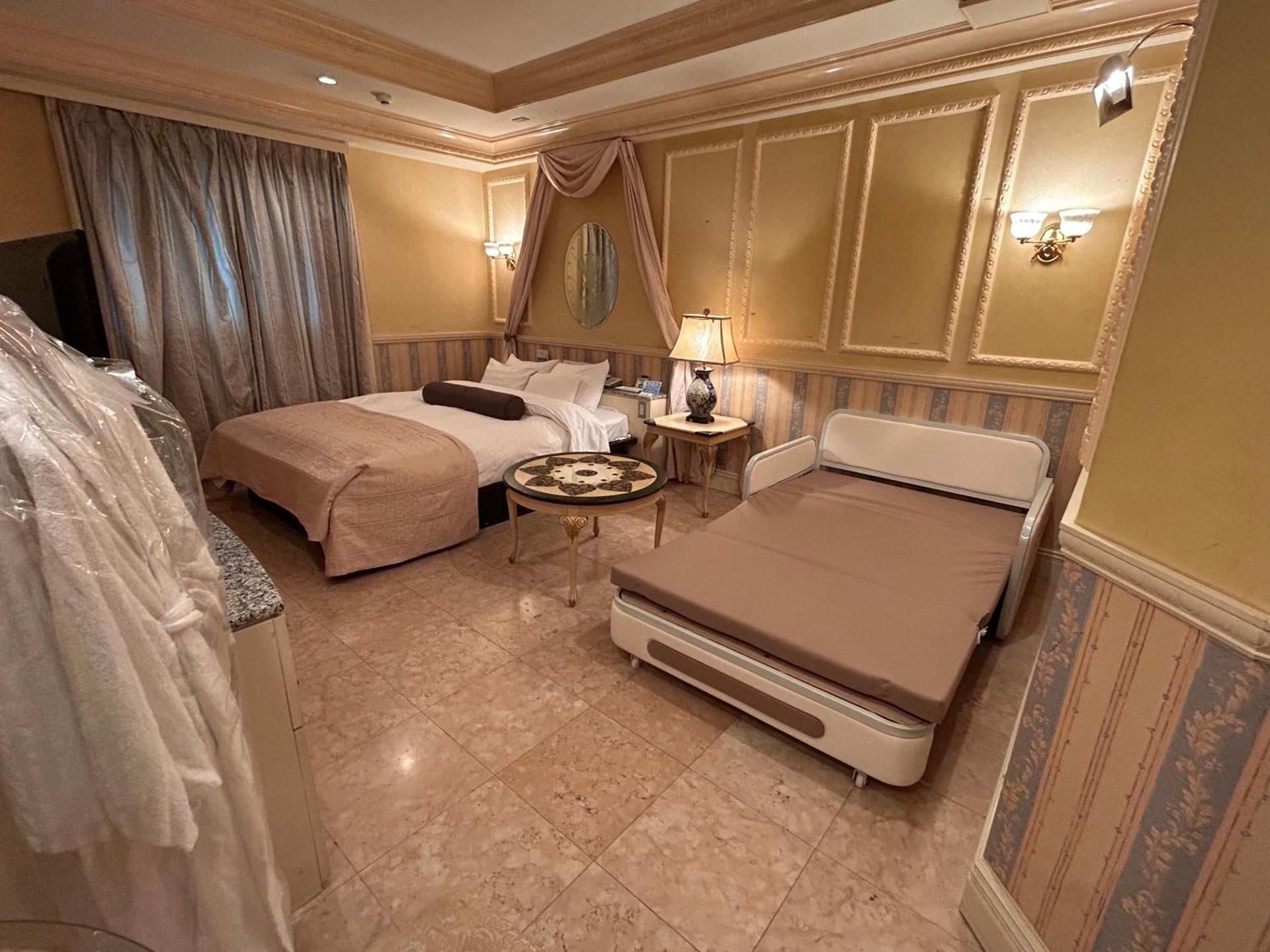 Quadruple Room with Private Bathroom