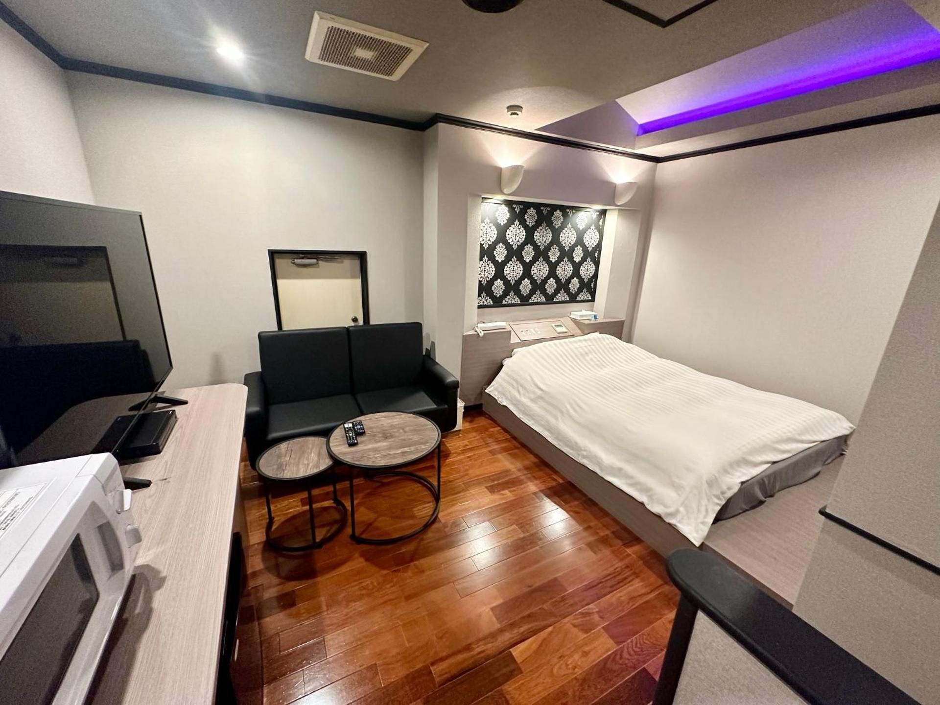 Standard Queen Room