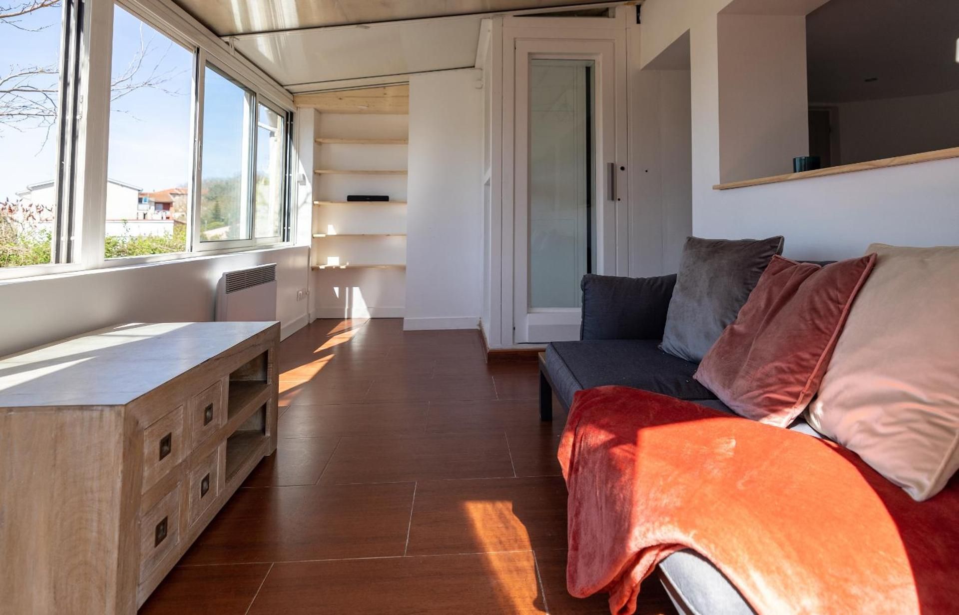 Apartment with Garden View