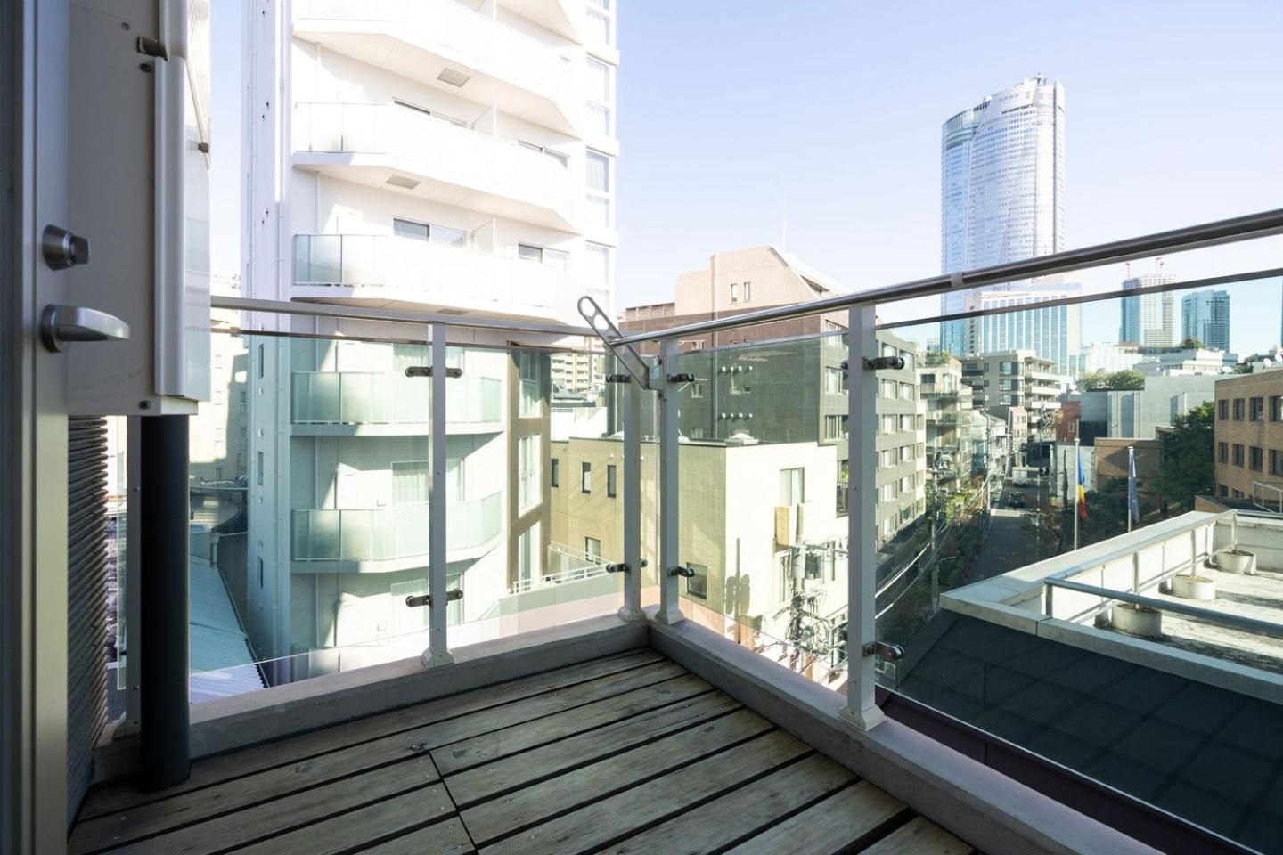 One-Bedroom Apartment with Balcony