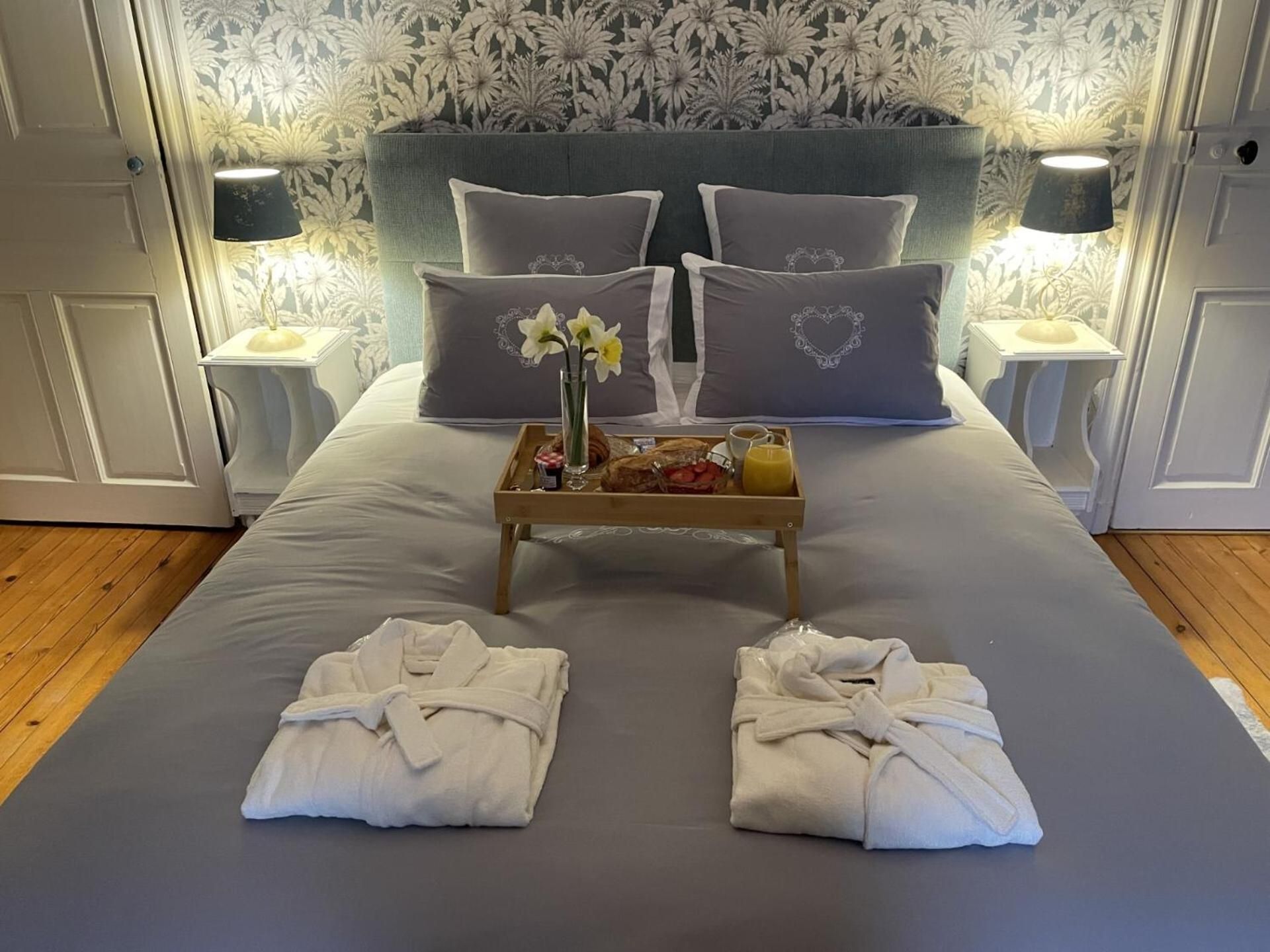 Château Maranne Quadruple Room with Shower 2