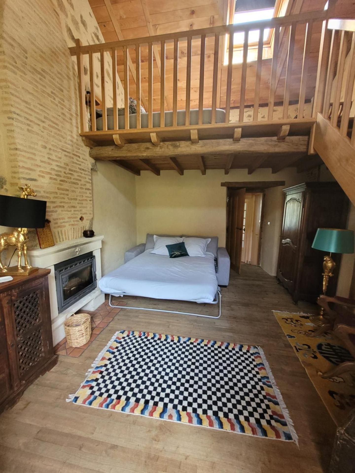 Deluxe Double Room (2 Adults + 1 Child)