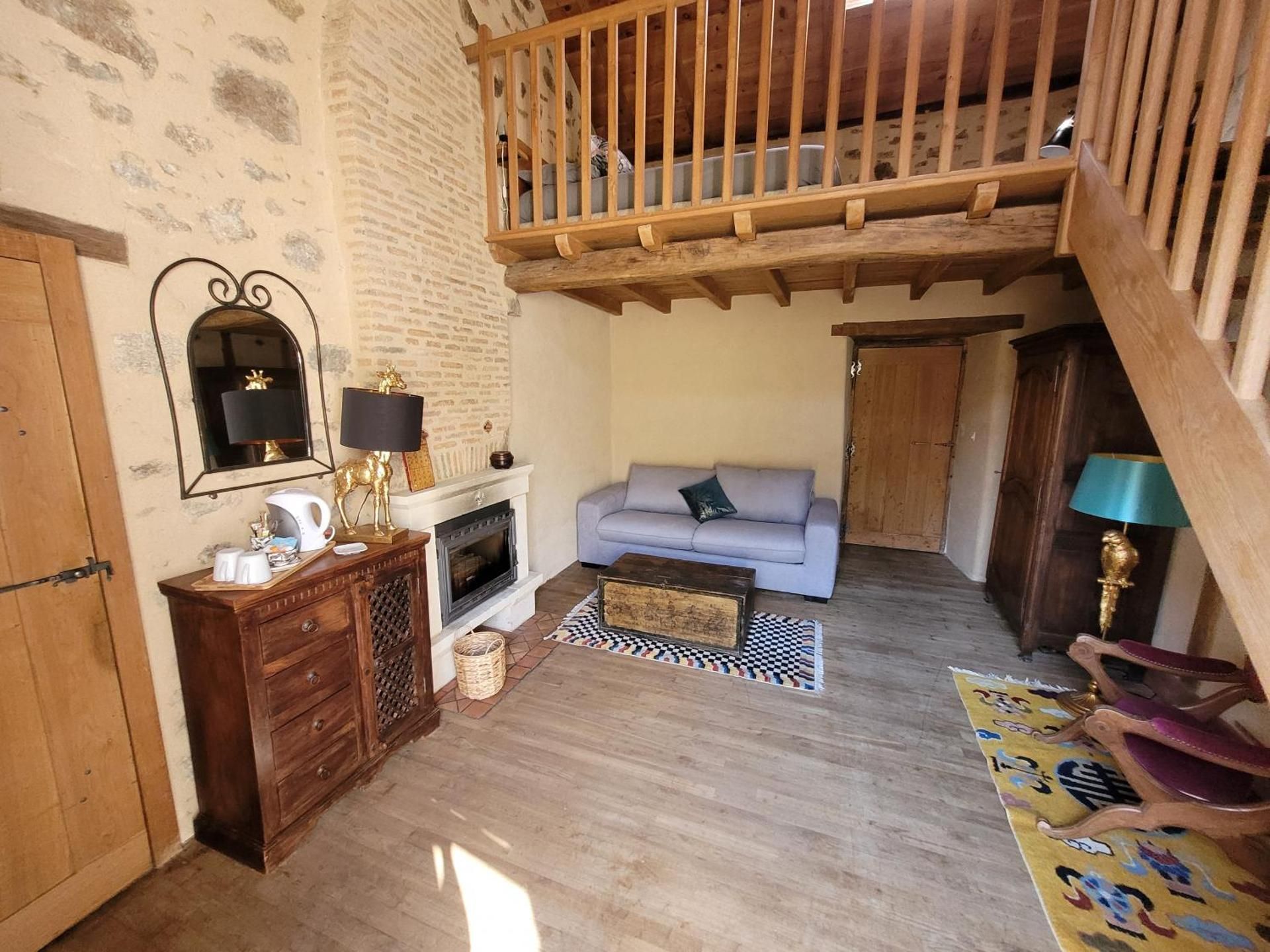 Deluxe Double Room (2 Adults + 1 Child)