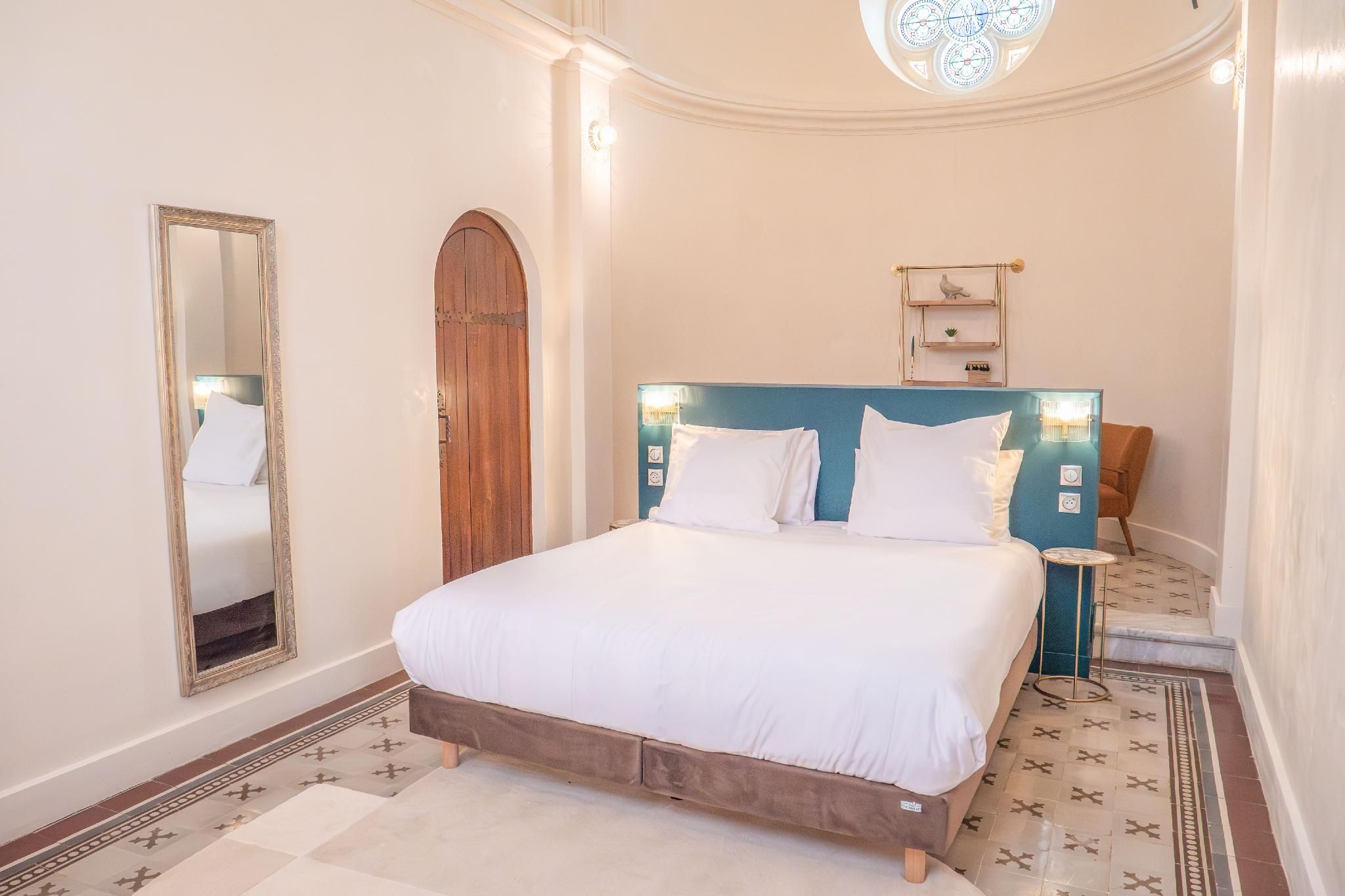 2-Bedroom Apartment with Balcony