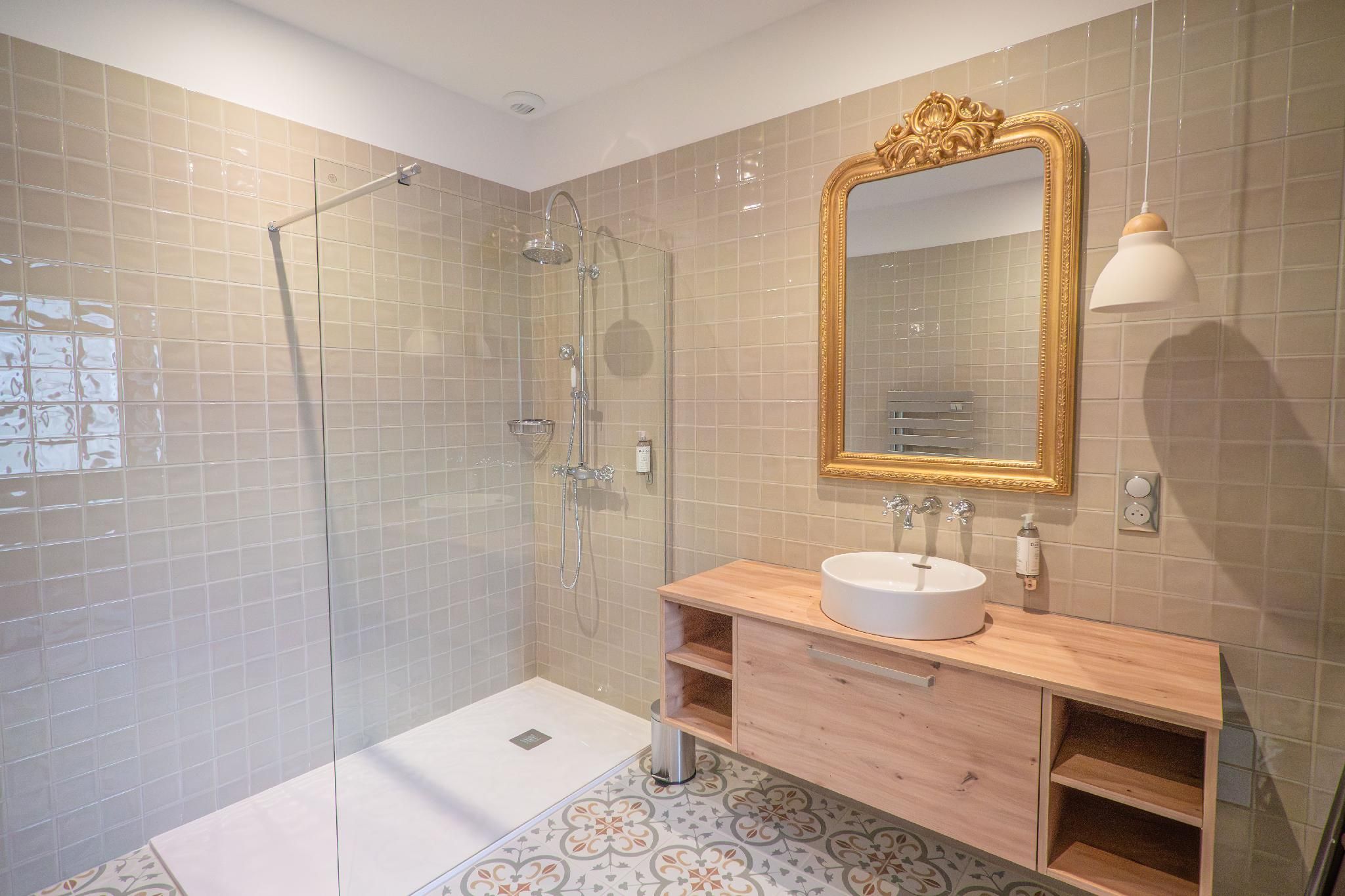 2-Bedroom Apartment with Balcony