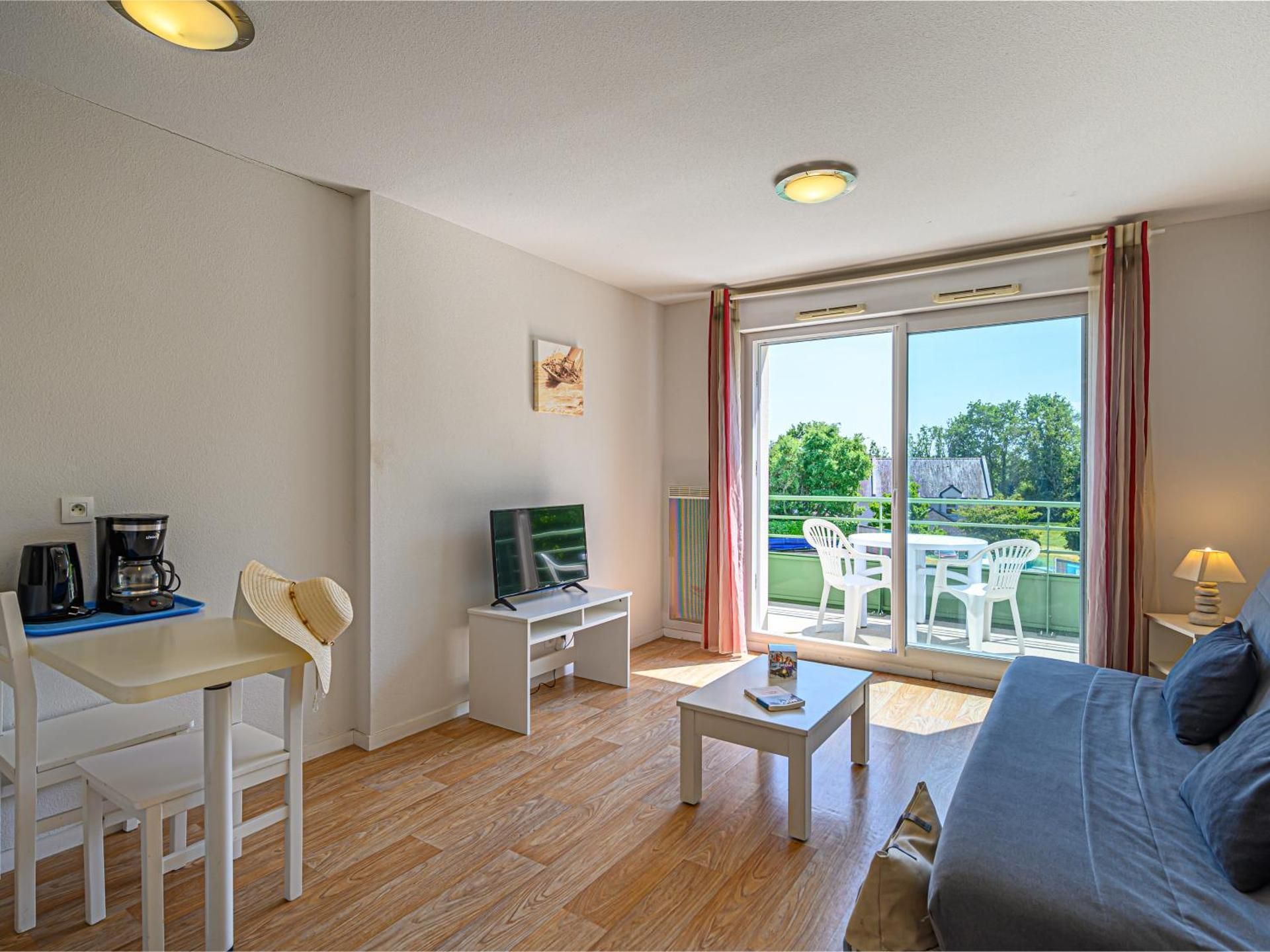 Studio with Balcony (2 Adults)