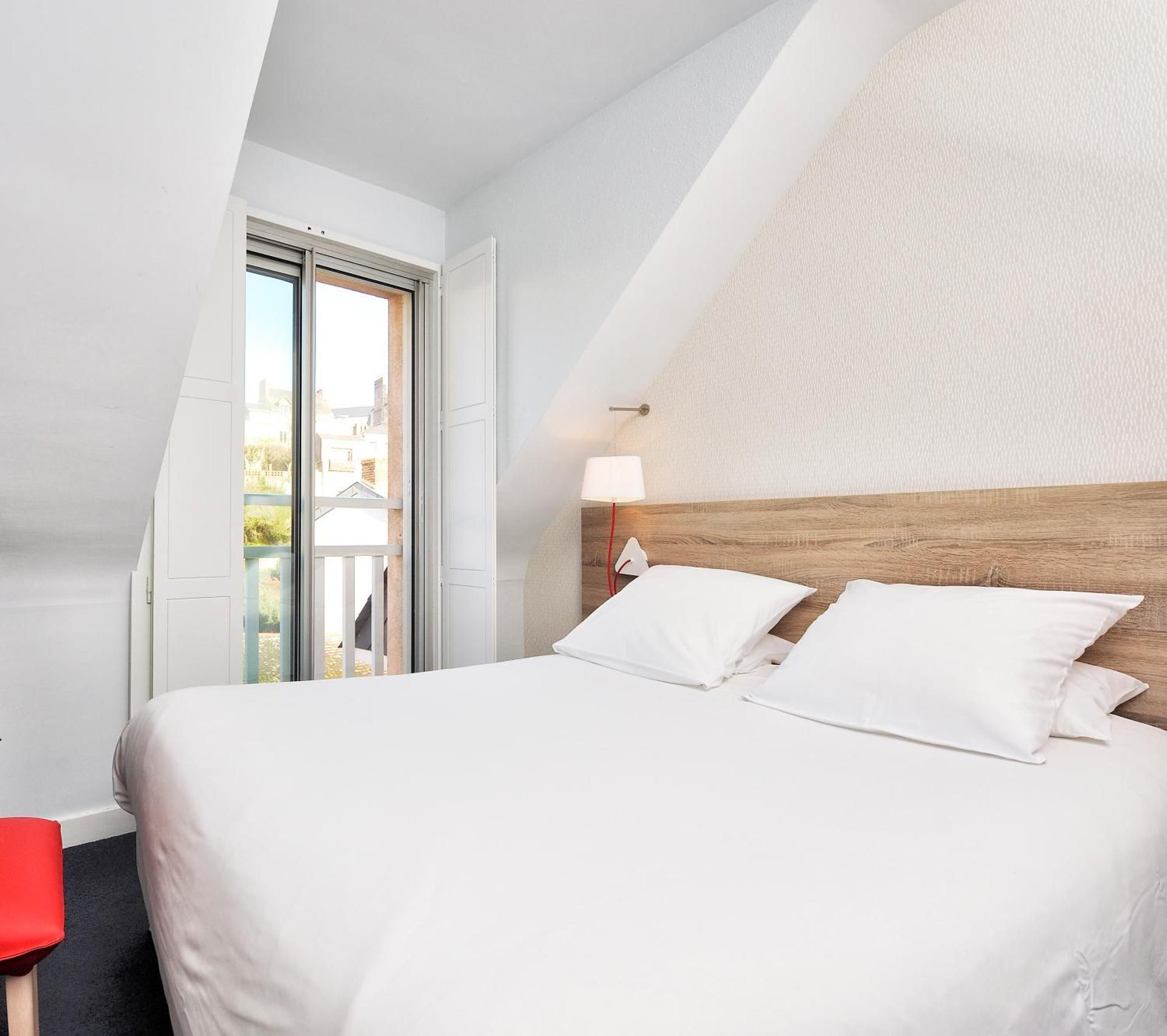 Standard Double Room City Side
