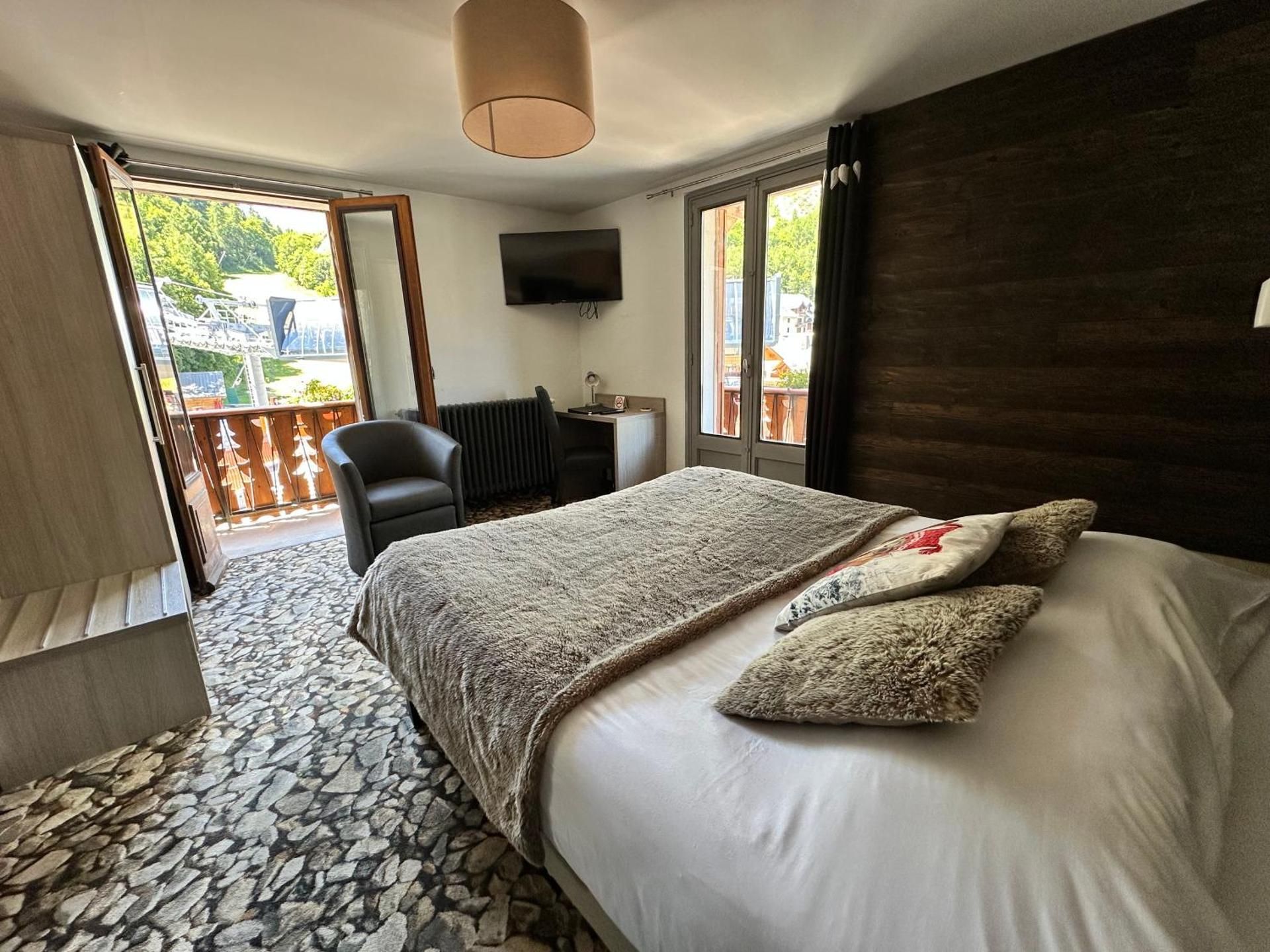 King Room with Mountain View