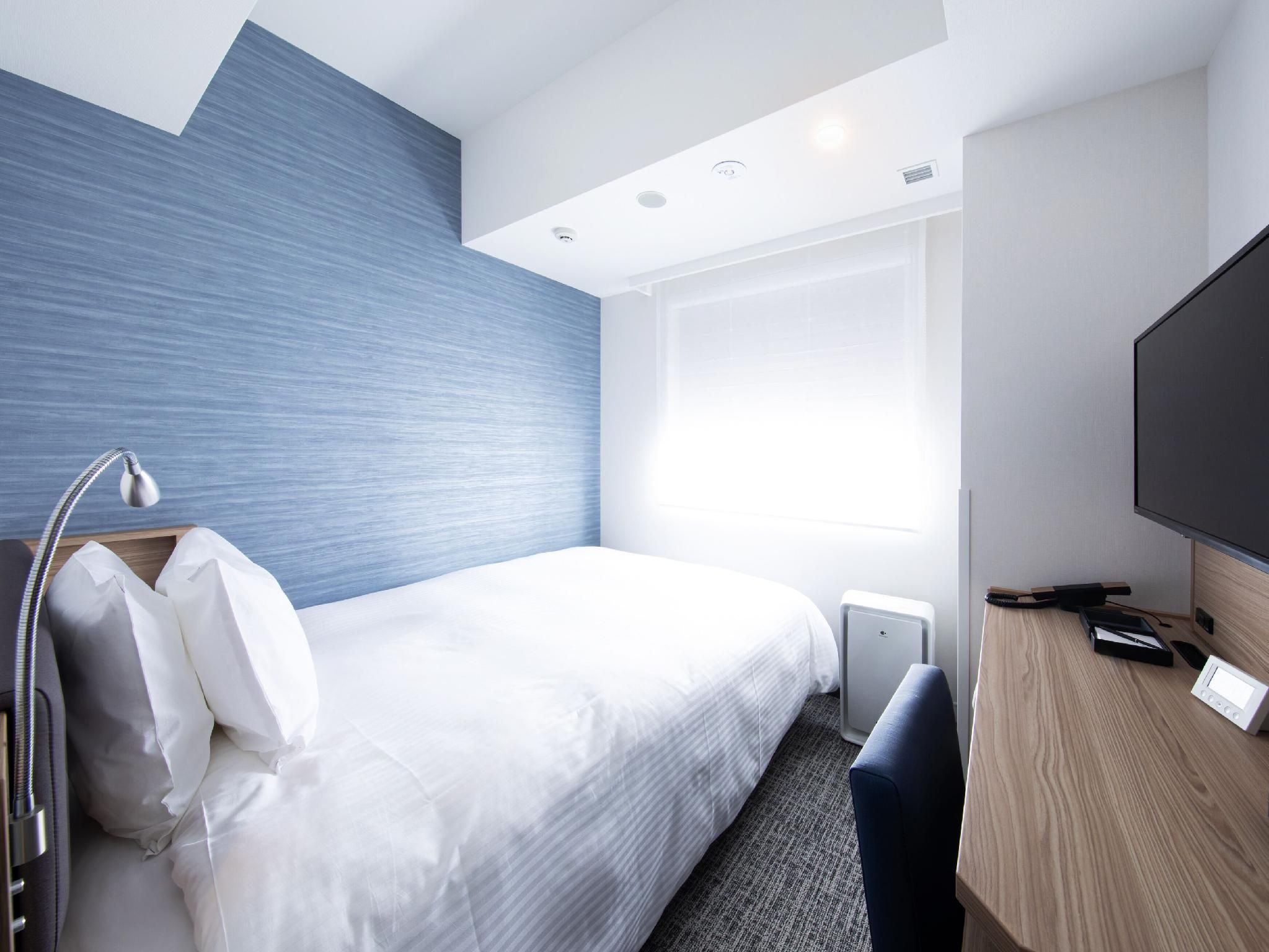 Semi Double Room - Non-Smoking