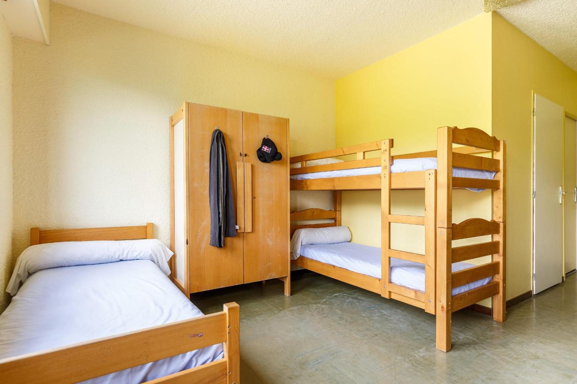 Mixed Dormitory Room