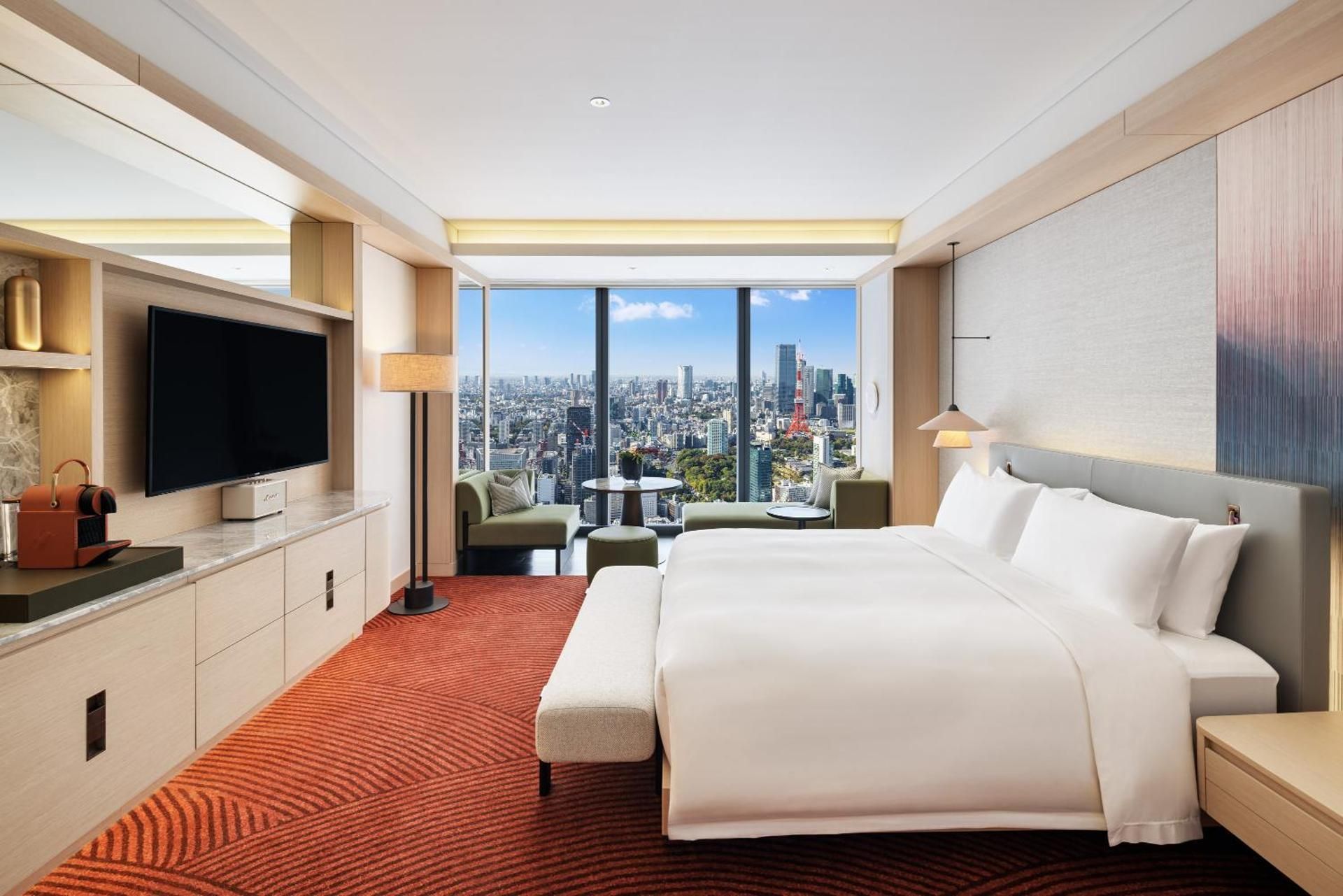 Fairmont Gold King Room with Tokyo Tower View and Lounge Access