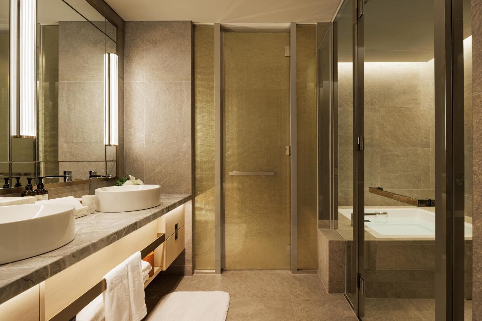 Fairmont Gold One-Bedroom King Suite with Lounge Access