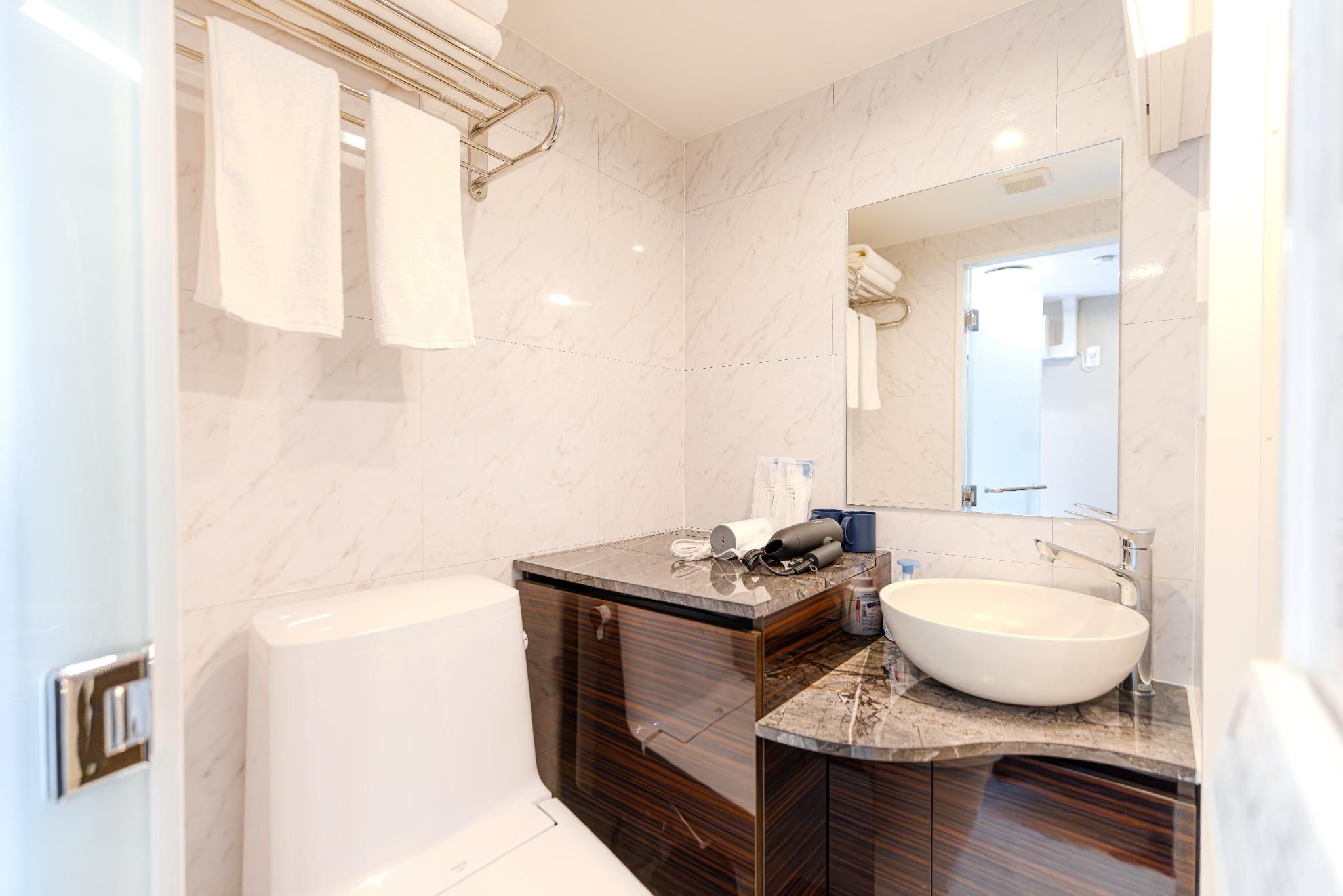 Shinjuku iotele-hatsudai House Double Room with Private Bathroom and Kitchenette 3