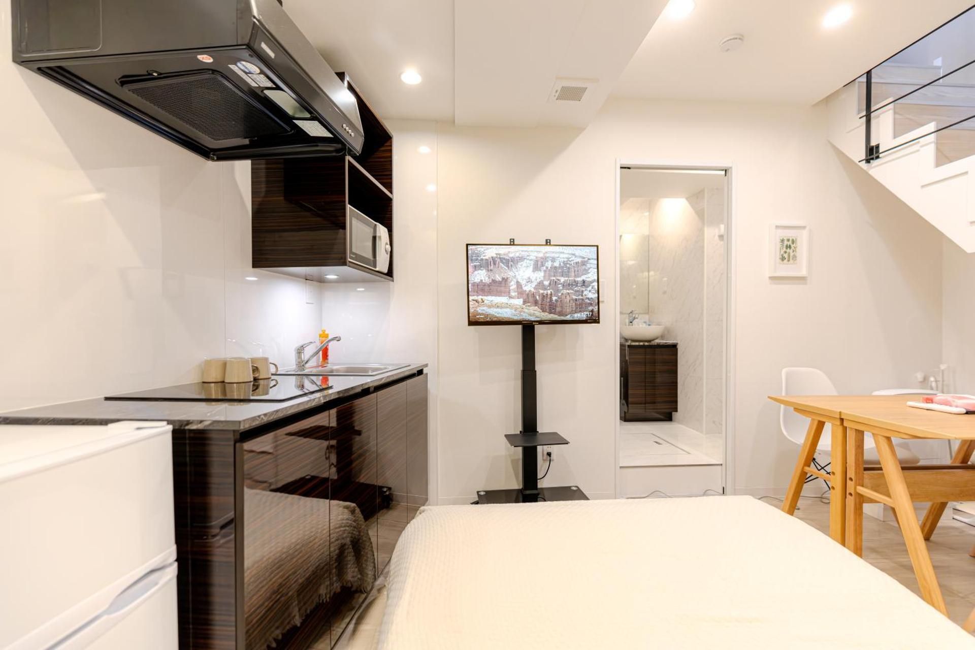 Shinjuku iotele-hatsudai House Quadruple Room with Kitchenette and Private Bathroom 3