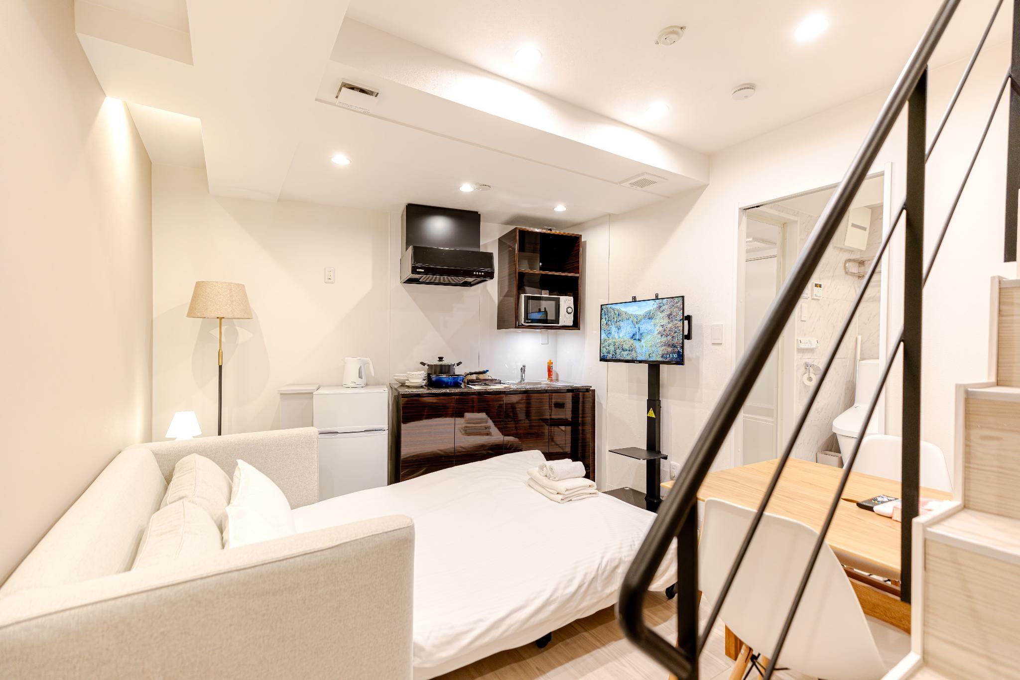 Shinjuku iotele-hatsudai House Quadruple Room with Kitchenette and Private Bathroom